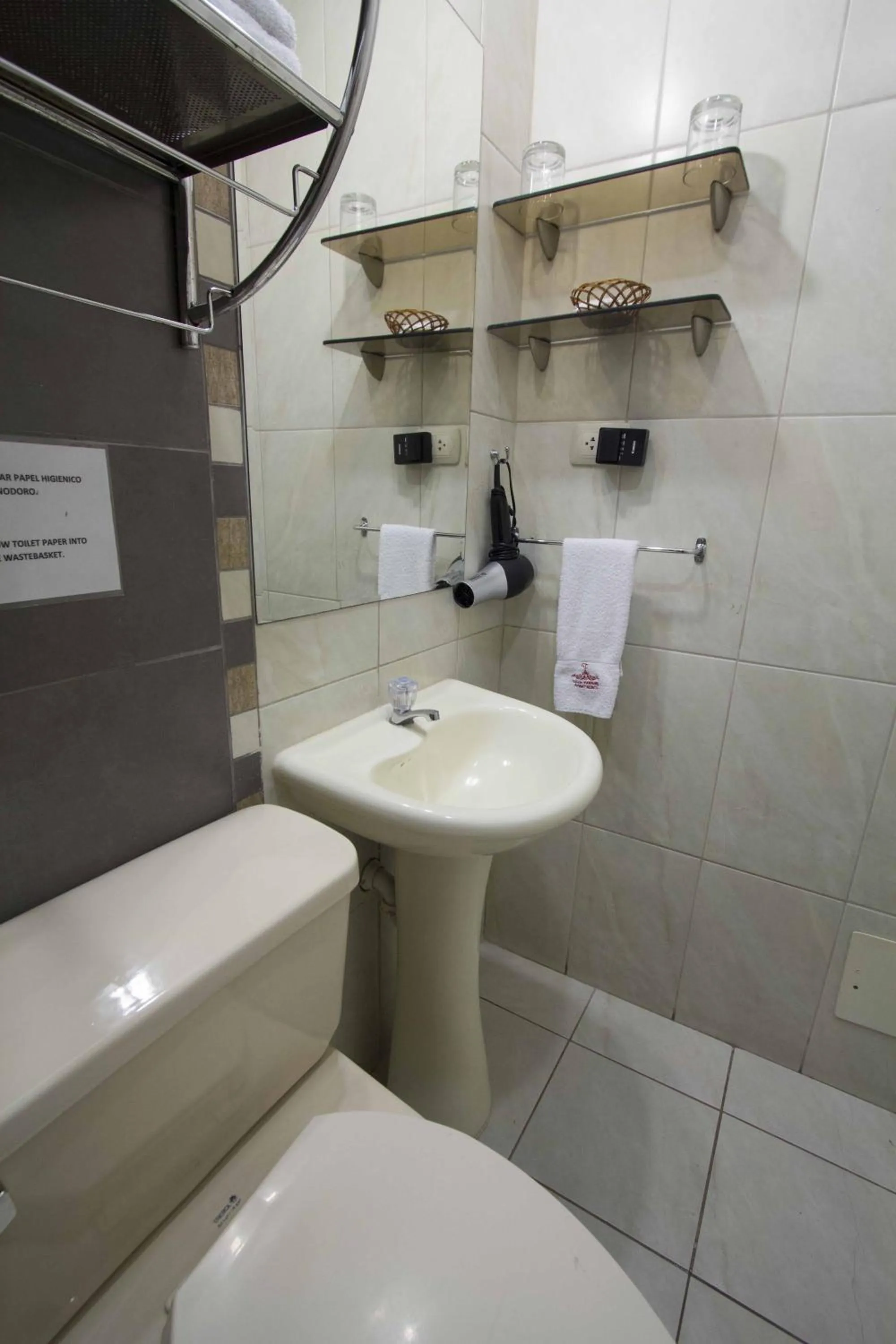 Toilet in Casa Fanning Hotel