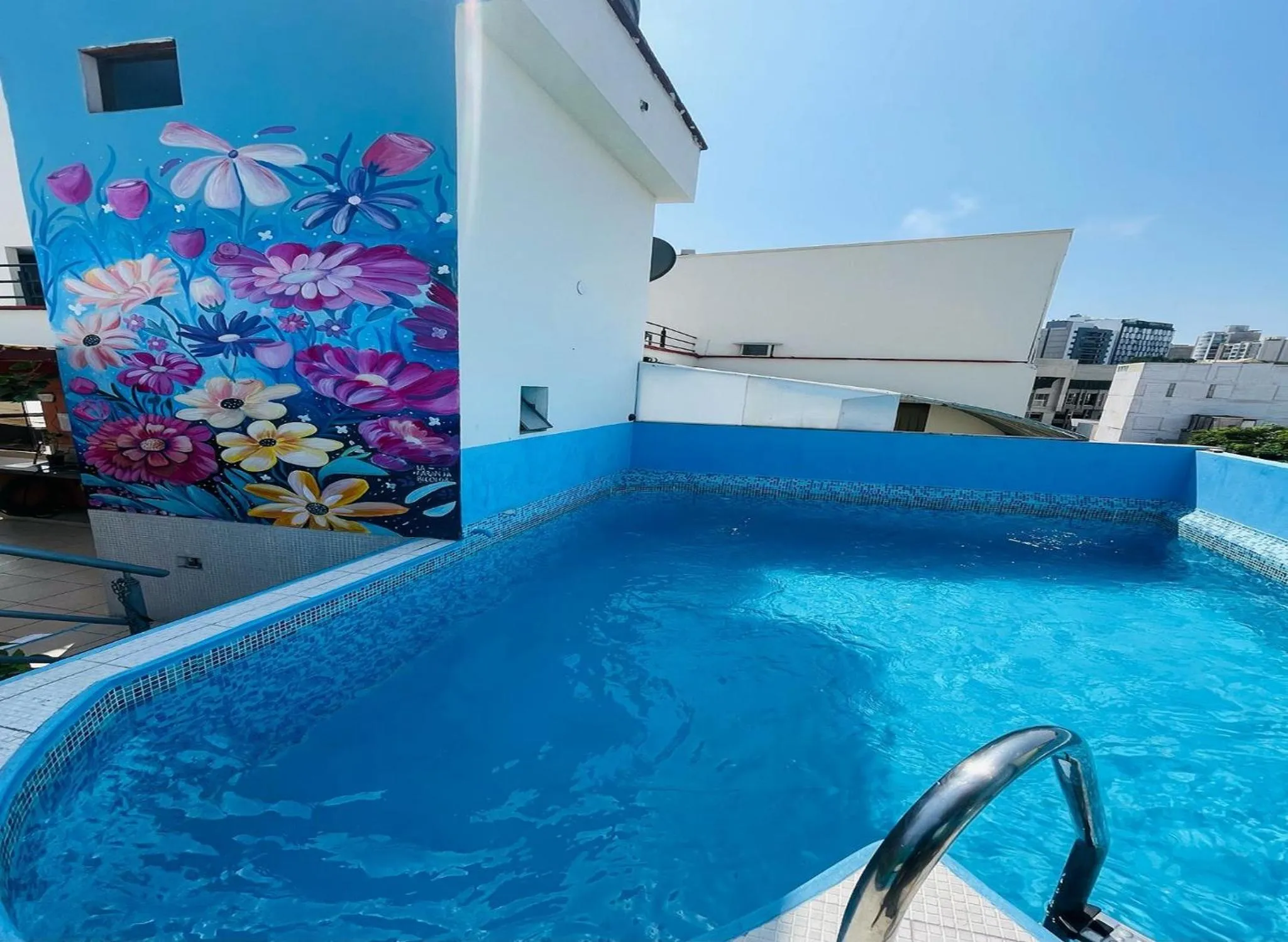 Swimming pool in Casa Fanning Hotel