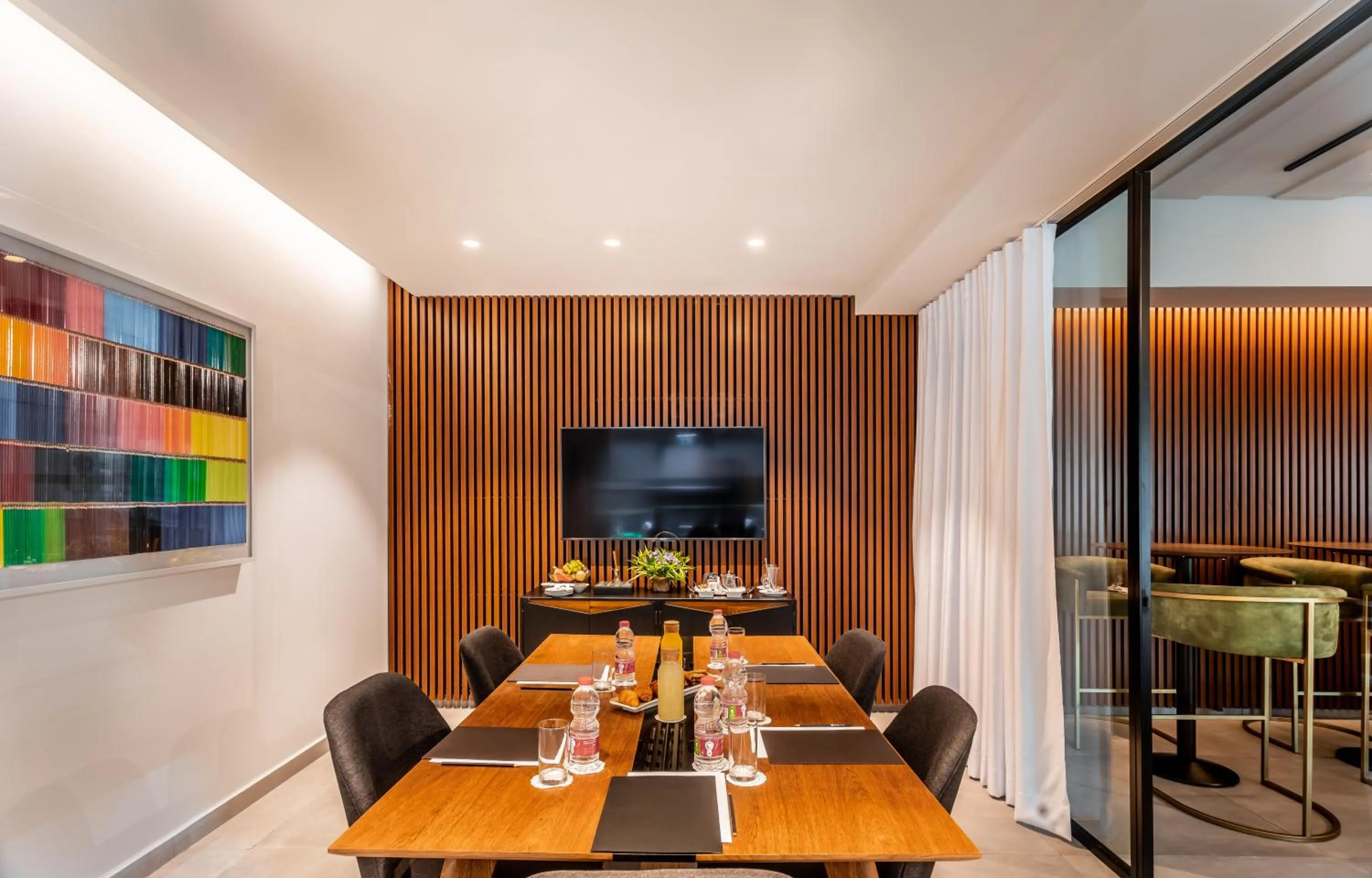 Business facilities, Restaurant/Places to Eat in Ramada by Wyndham Ramat Gan