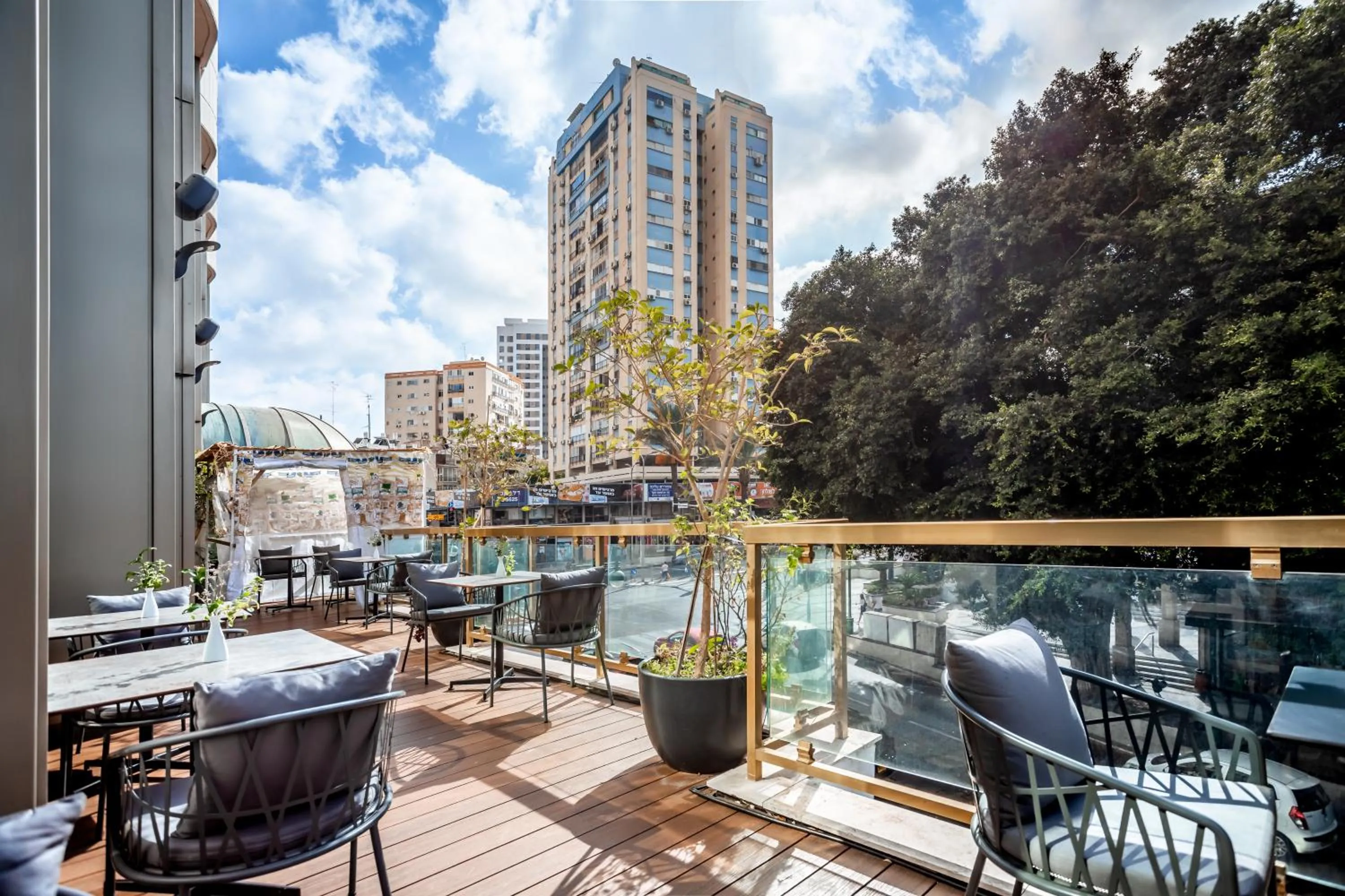 Restaurant/places to eat in Ramada by Wyndham Ramat Gan