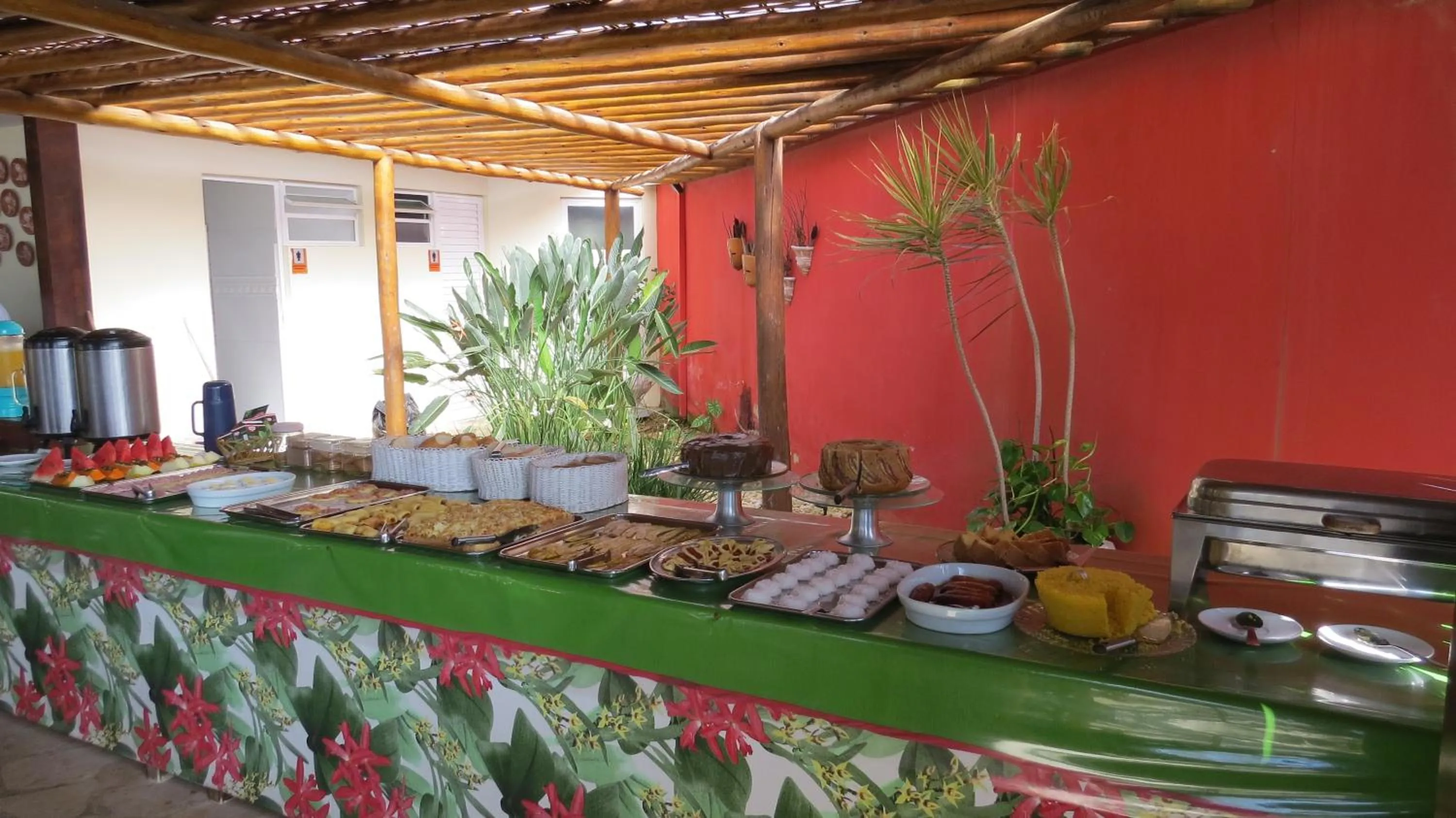 Buffet breakfast in Pousada do Mar