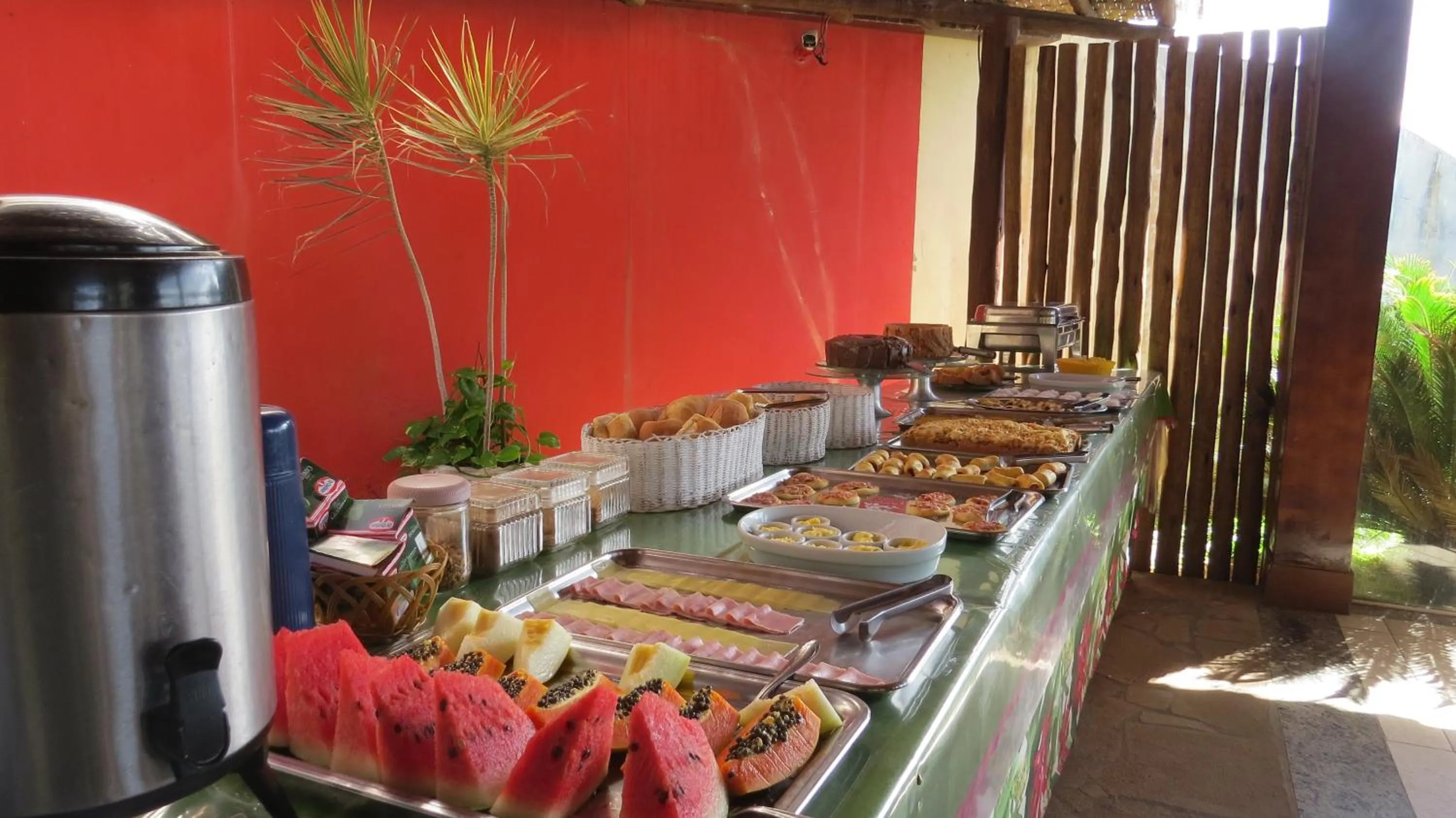 Buffet breakfast in Pousada do Mar