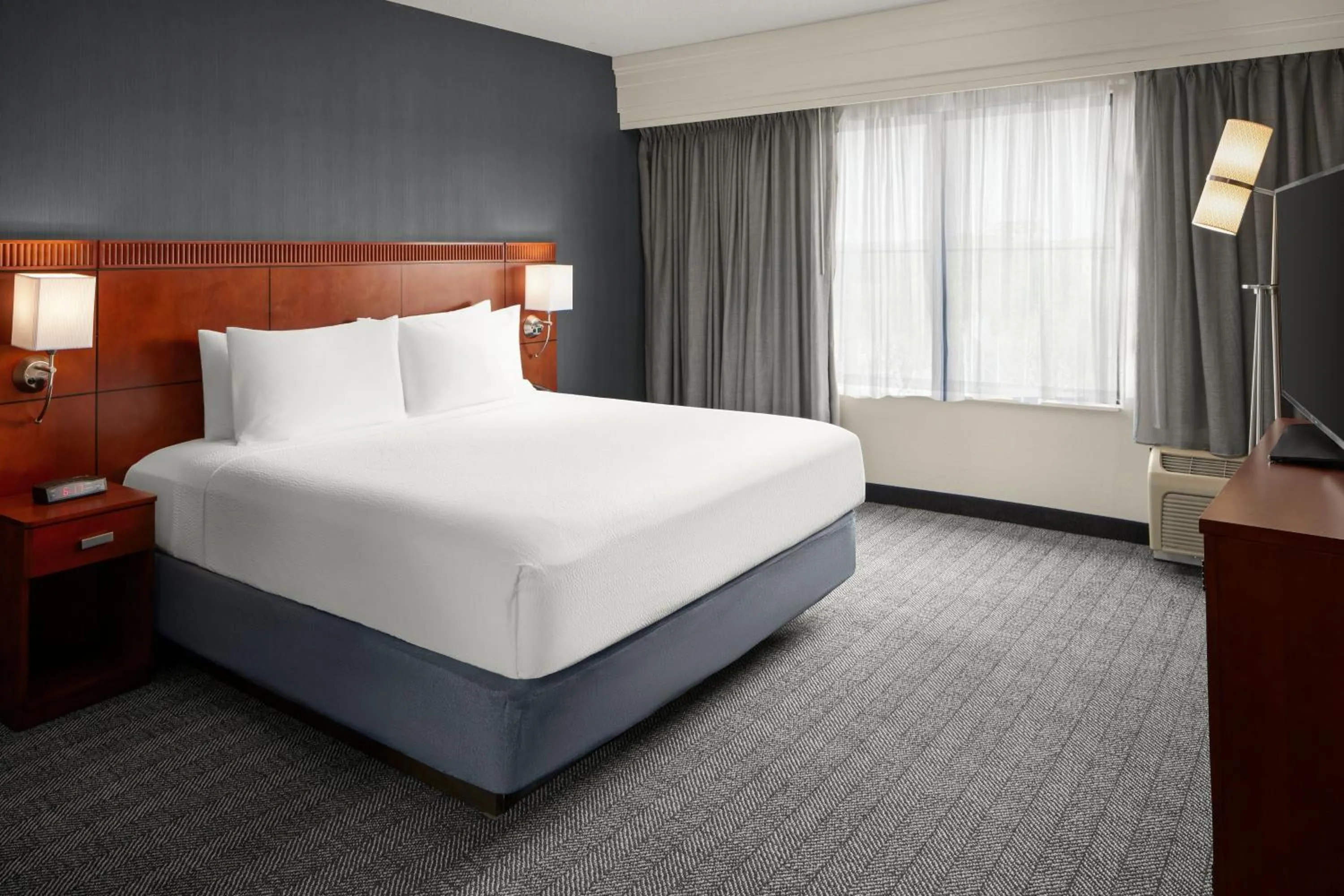 Bedroom, Bed in Courtyard by Marriott Winchester Medical Center