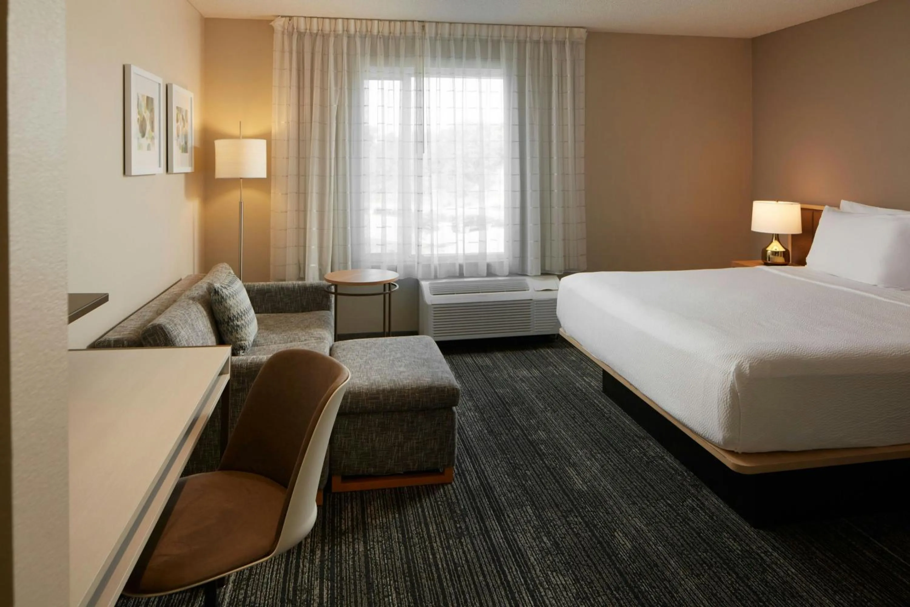 Photo of the whole room, Bed in TownePlace Suites Winchester