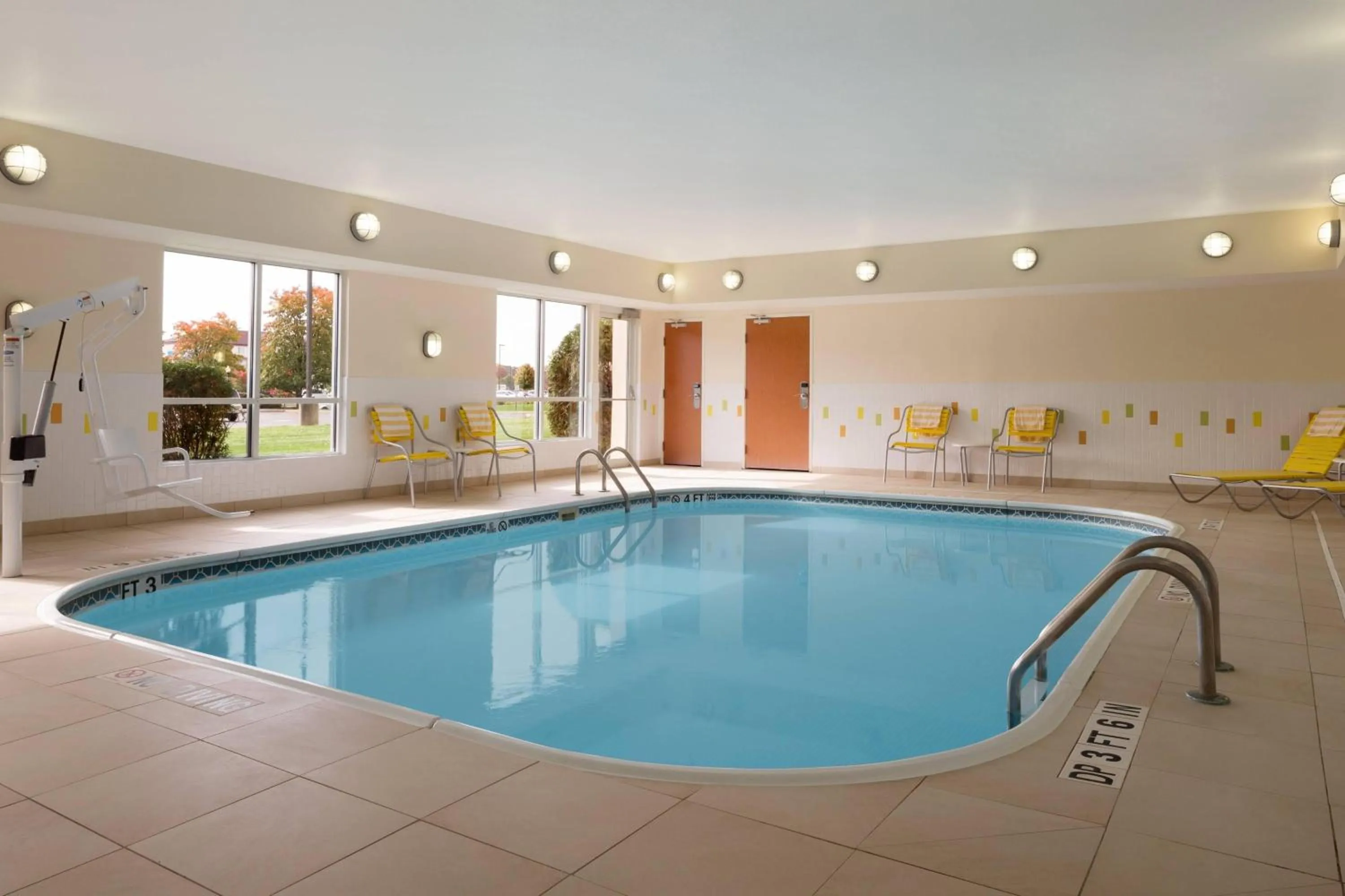 Swimming pool in Fairfield Inn & Suites Youngstown Boardman Poland
