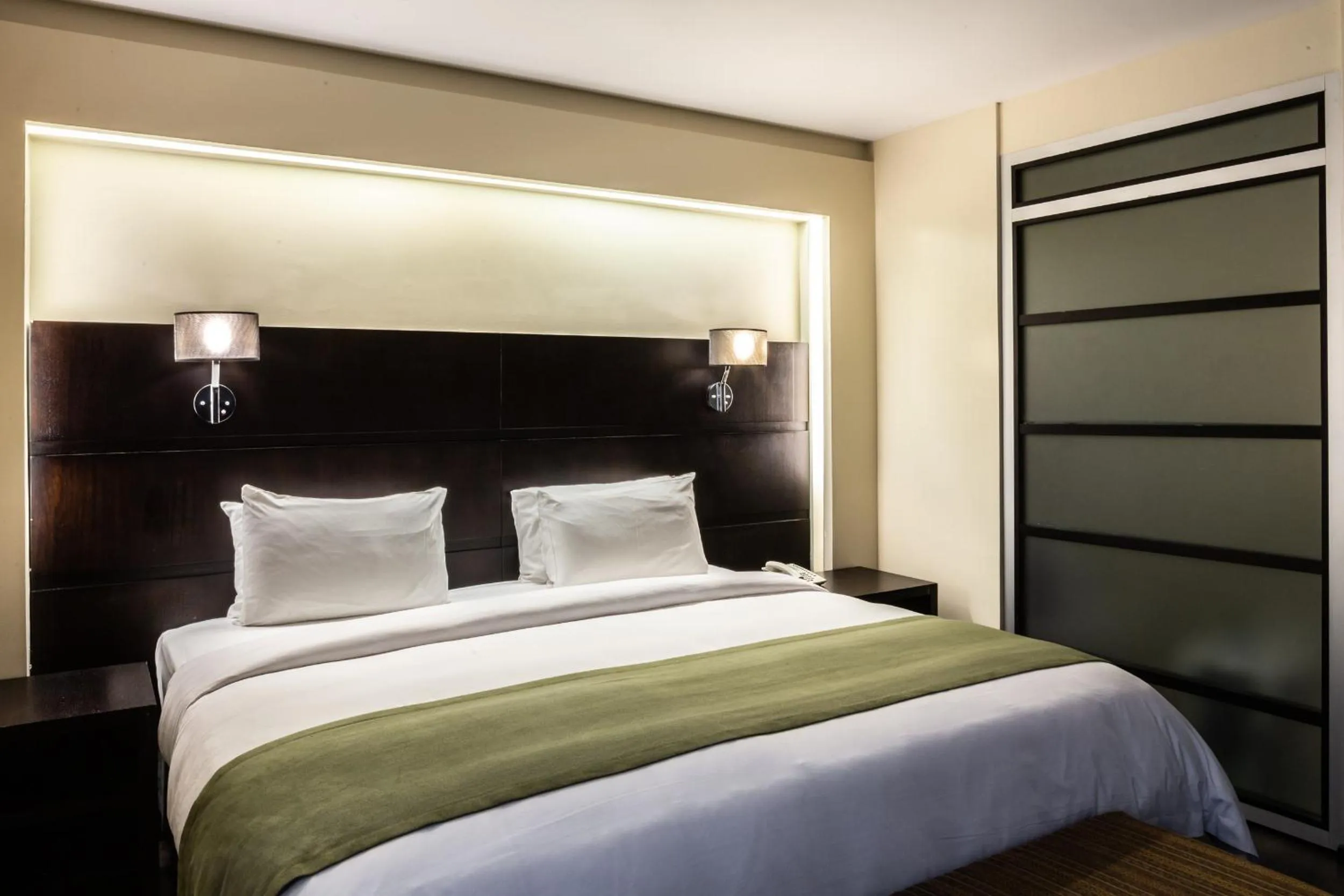 Bedroom, Bed in Unipark by Oro Verde Hotels