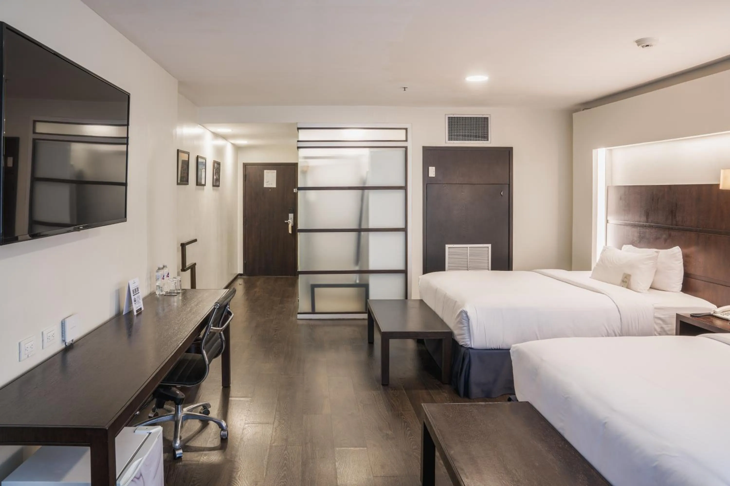 Photo of the whole room, Bed in Unipark by Oro Verde Hotels