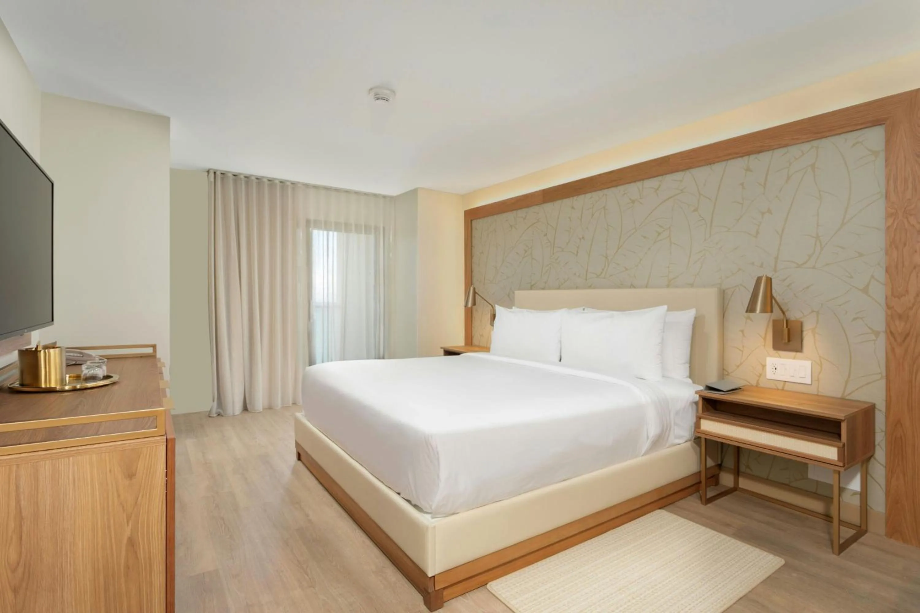 Photo of the whole room, Bed in Courtyard by Marriott Isla Verde Beach Resort