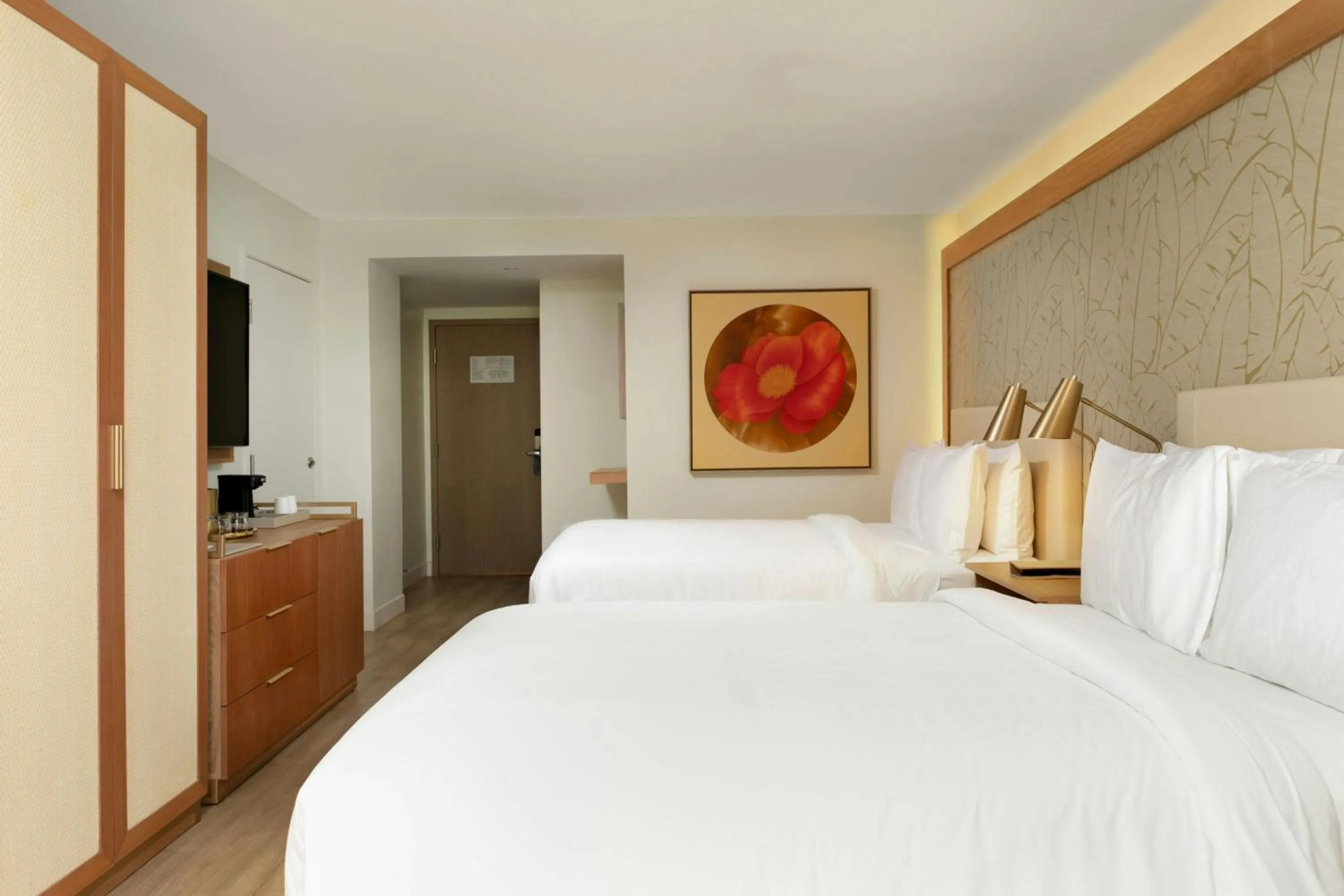 Photo of the whole room, Bed in Courtyard by Marriott Isla Verde Beach Resort