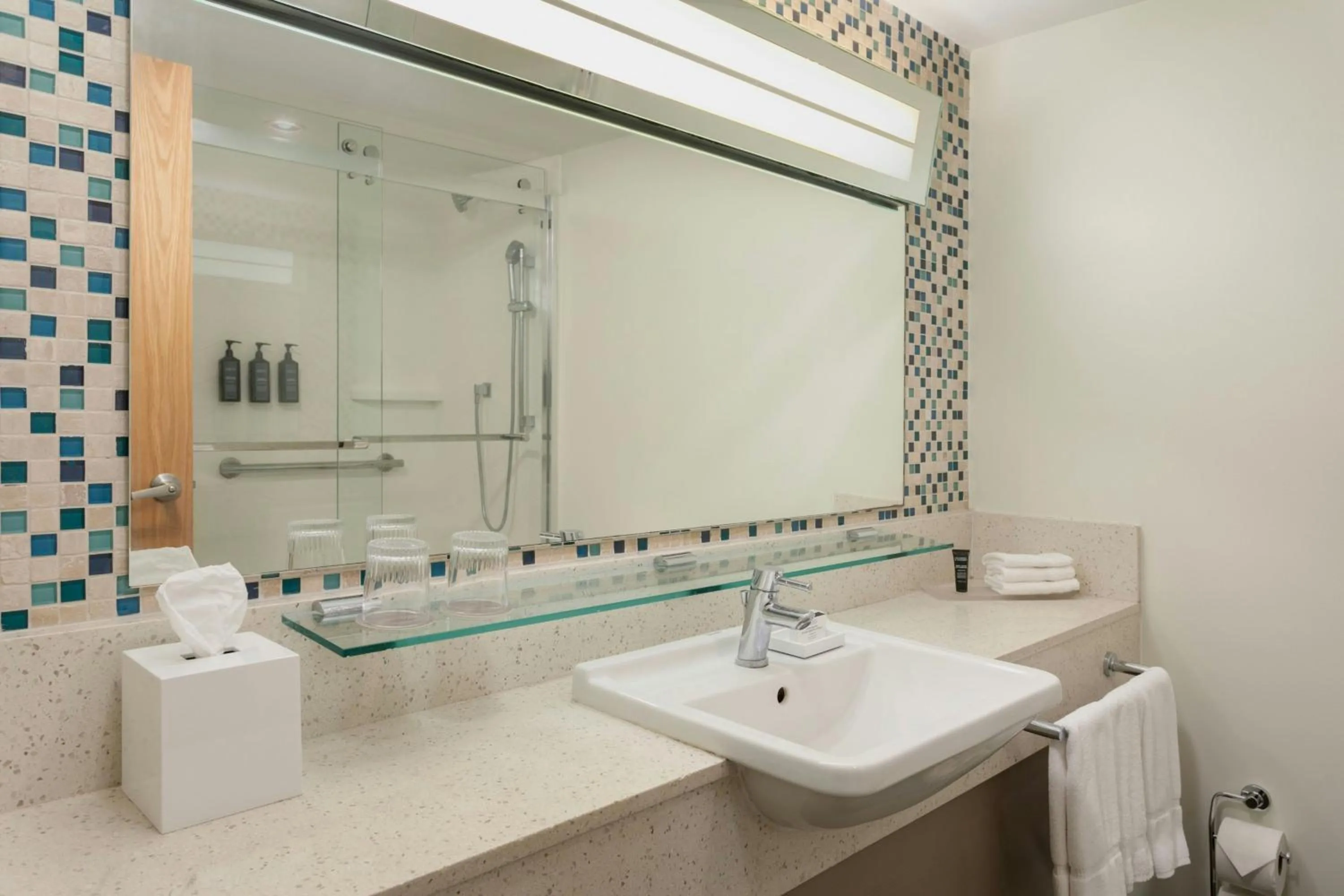 Swimming pool in Courtyard by Marriott Isla Verde Beach Resort