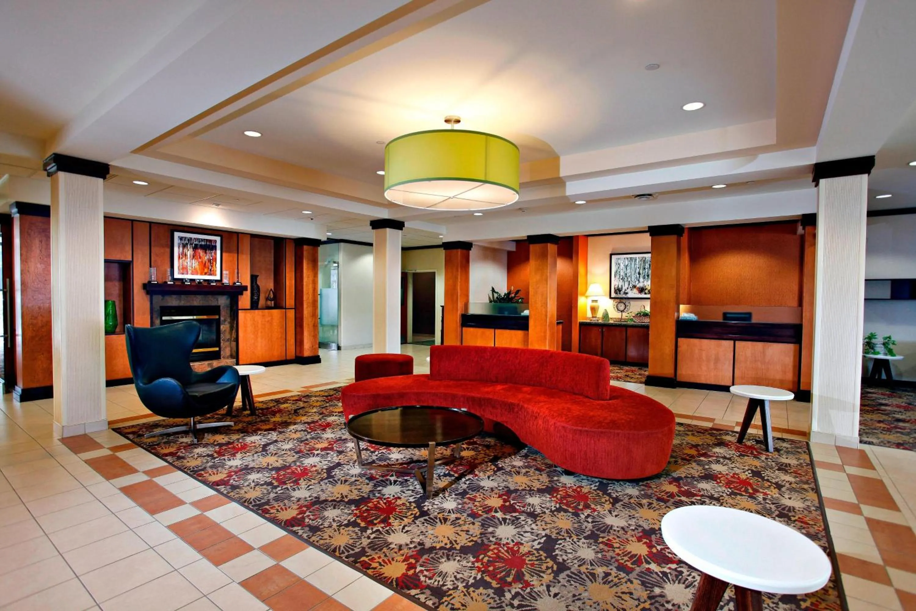 Lobby or reception in Marriott Fairfield Sudbury