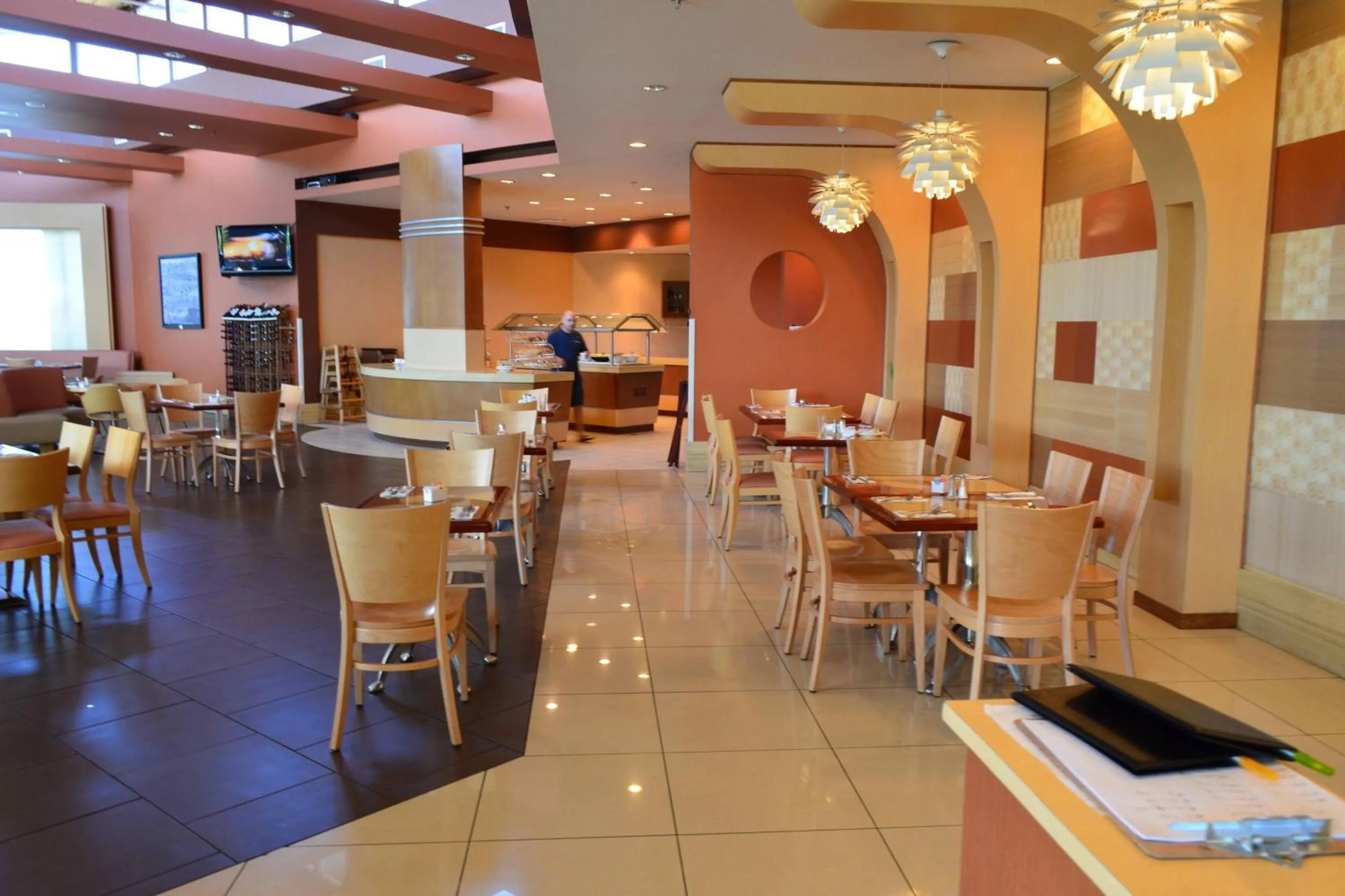 Restaurant/places to eat in Courtyard Aguadilla