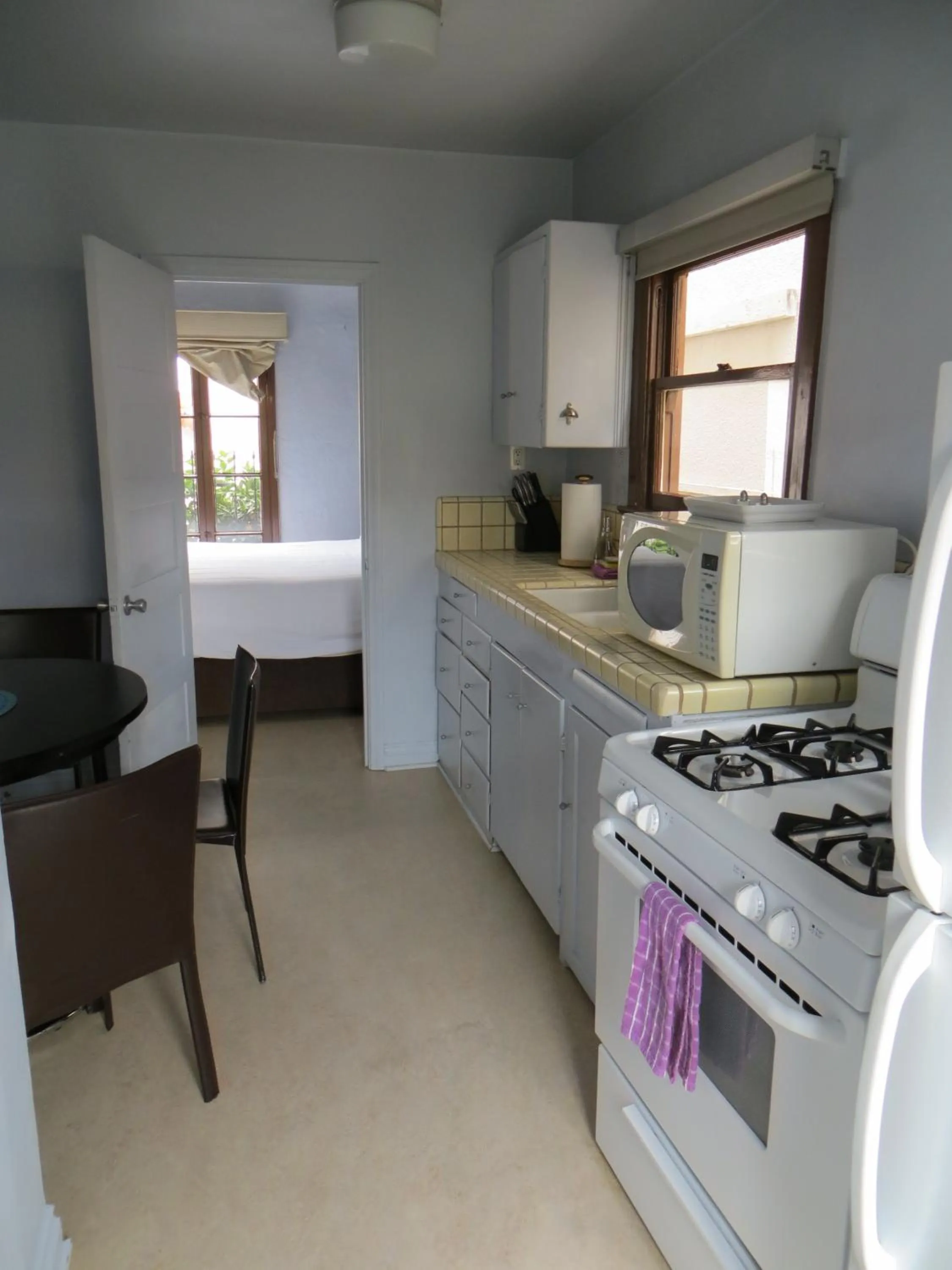 Kitchen or kitchenette in Casa Del Mar Inn