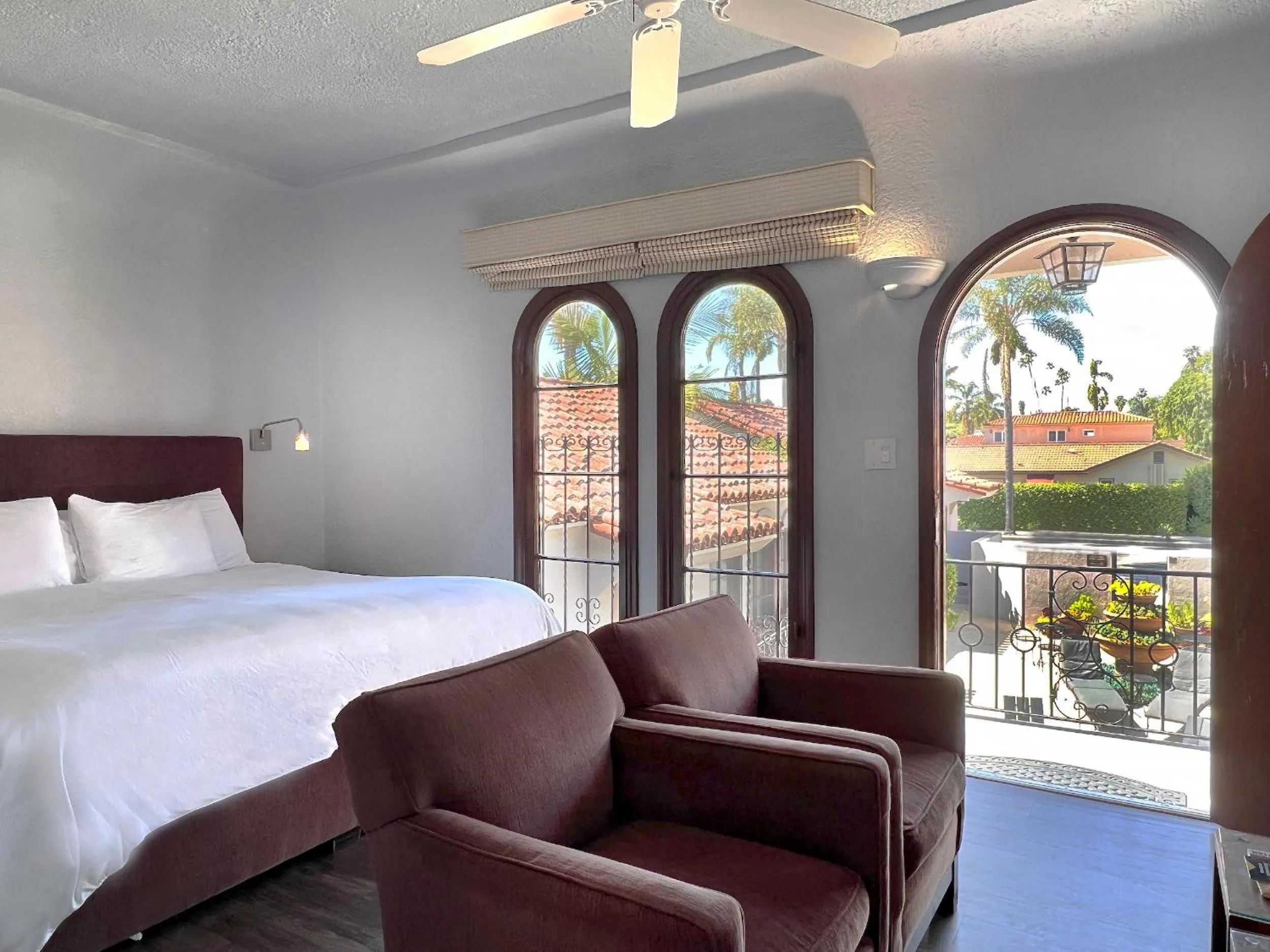 Property building, Bed in Casa Del Mar Inn