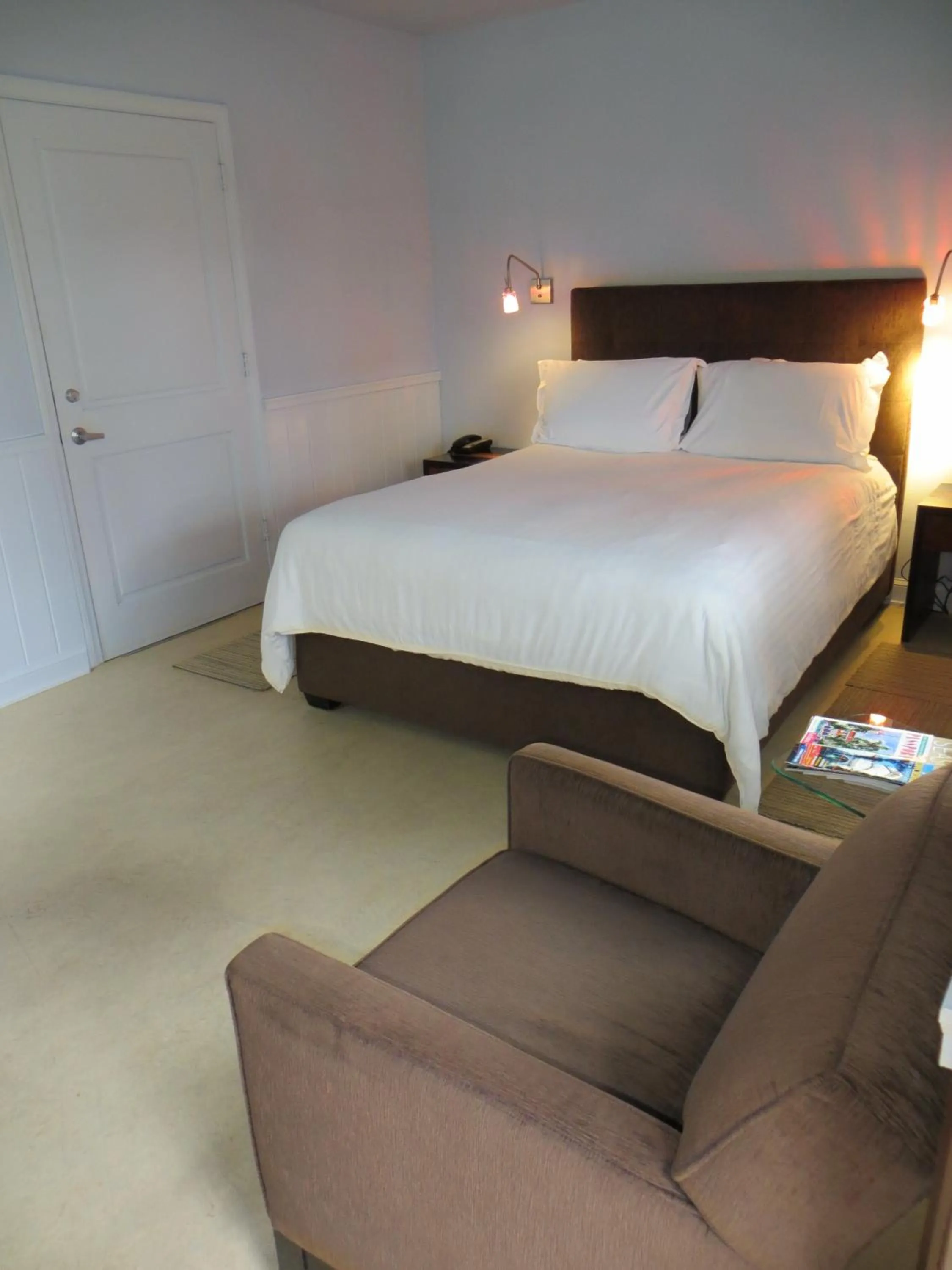 Decorative detail, Bed in Casa Del Mar Inn