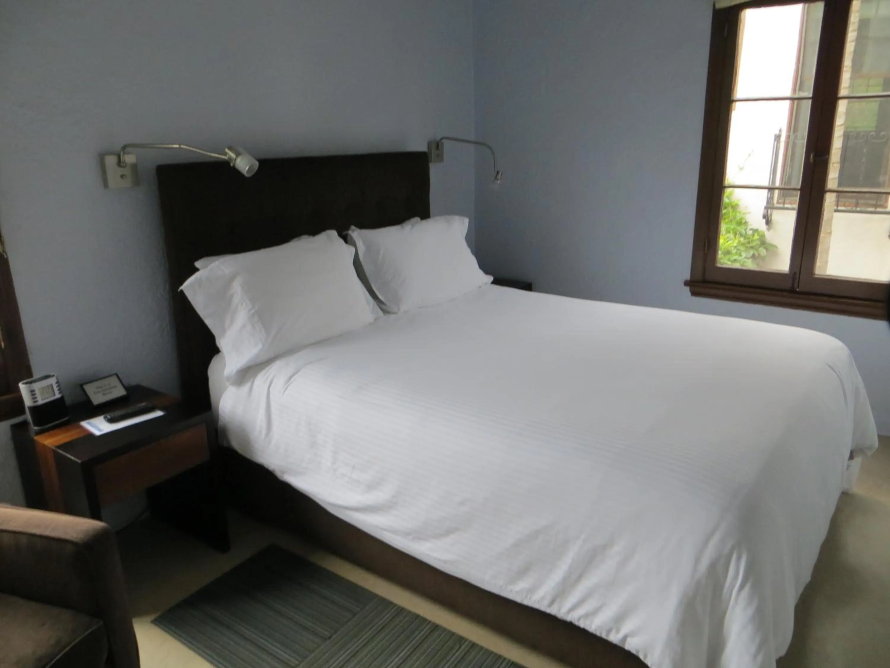 Bed in Casa Del Mar Inn