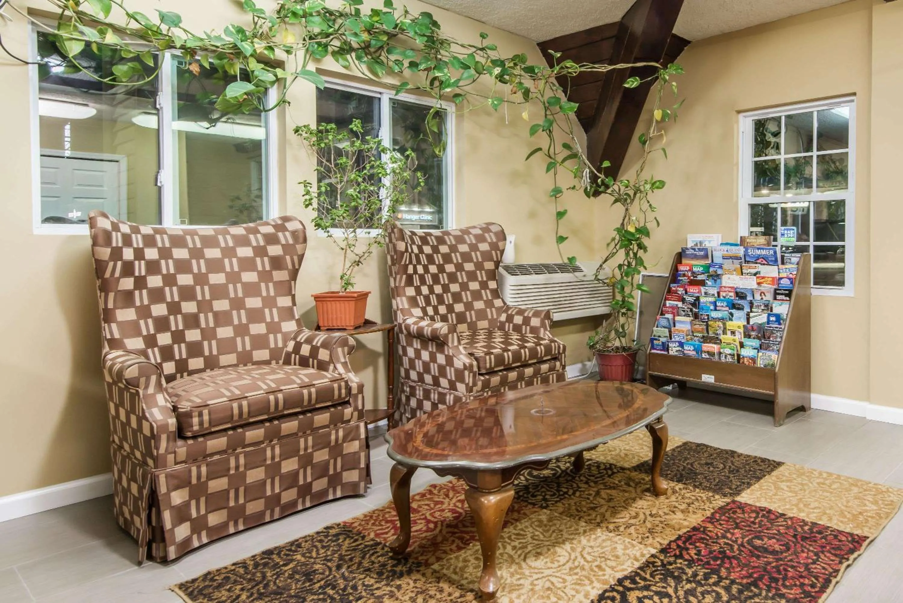 Lobby or reception in Vernon Motel