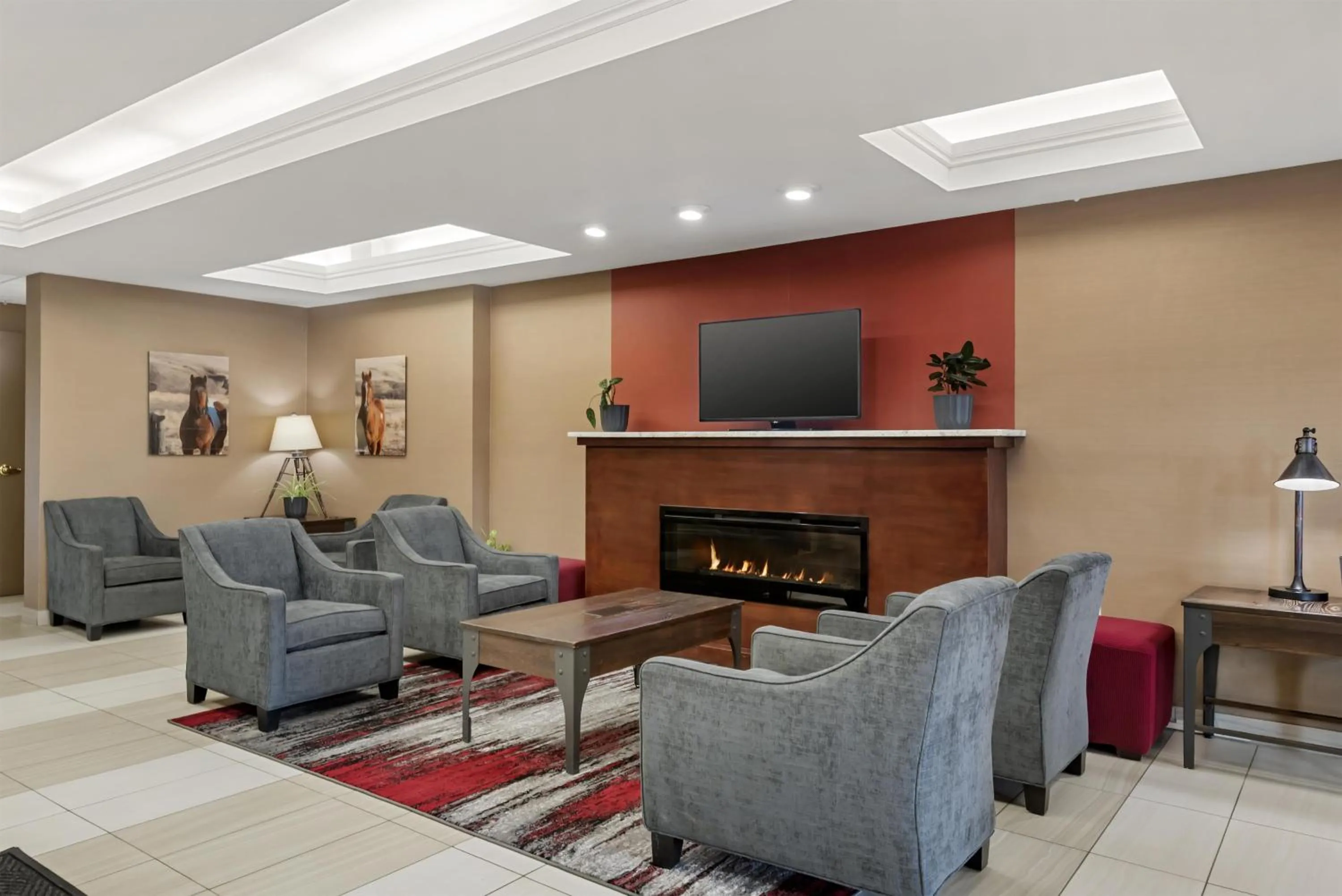 Lobby or reception in Best Western Plus Red Deer Inn & Suite