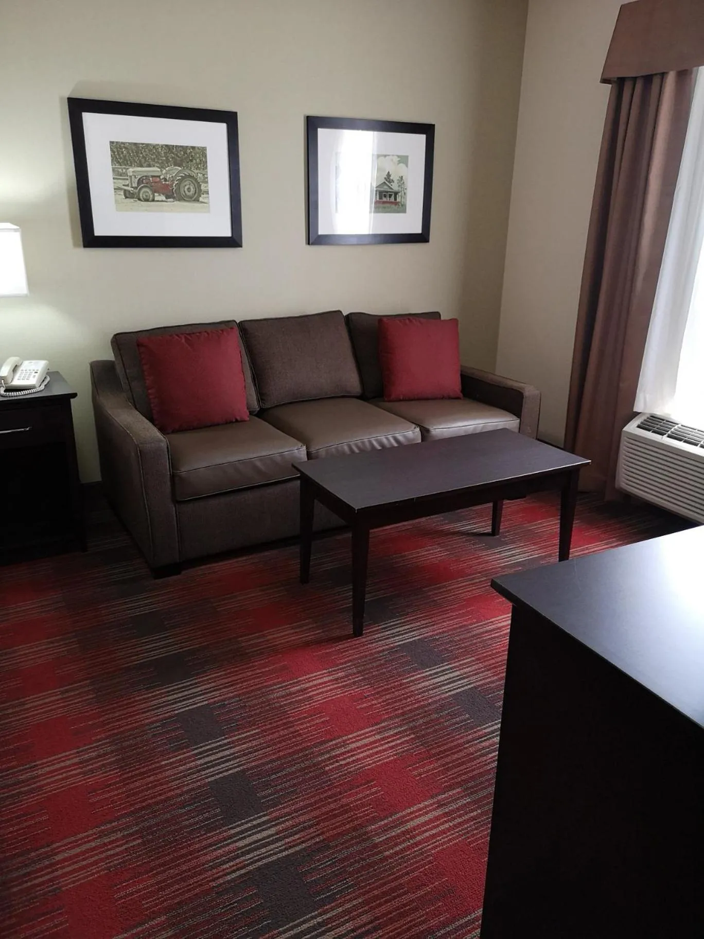 Seating area in Best Western Plus Red Deer Inn & Suite