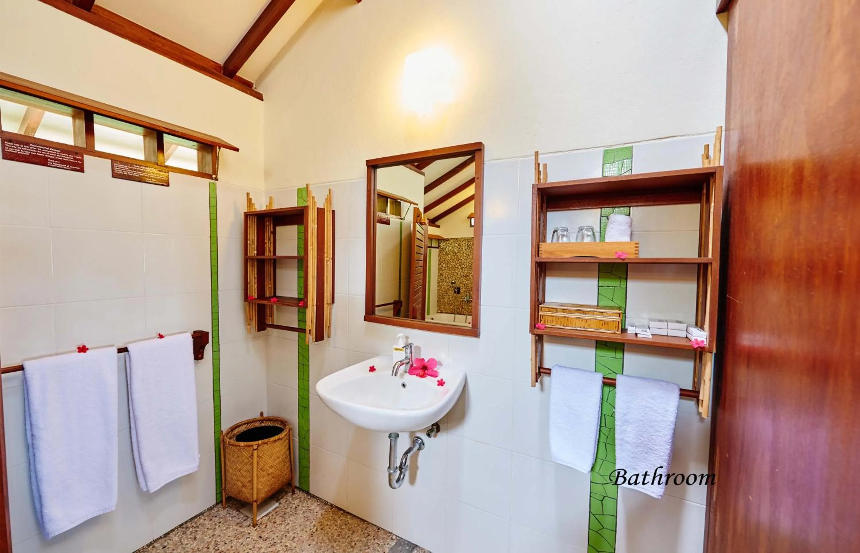 Bathroom in Cocotinos Manado