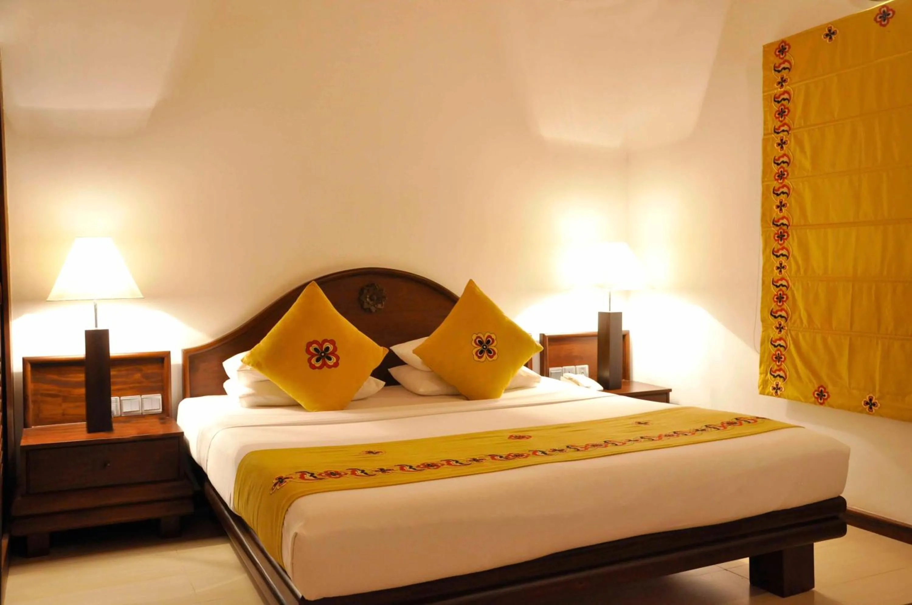 Bed in Amaya Lake Dambulla