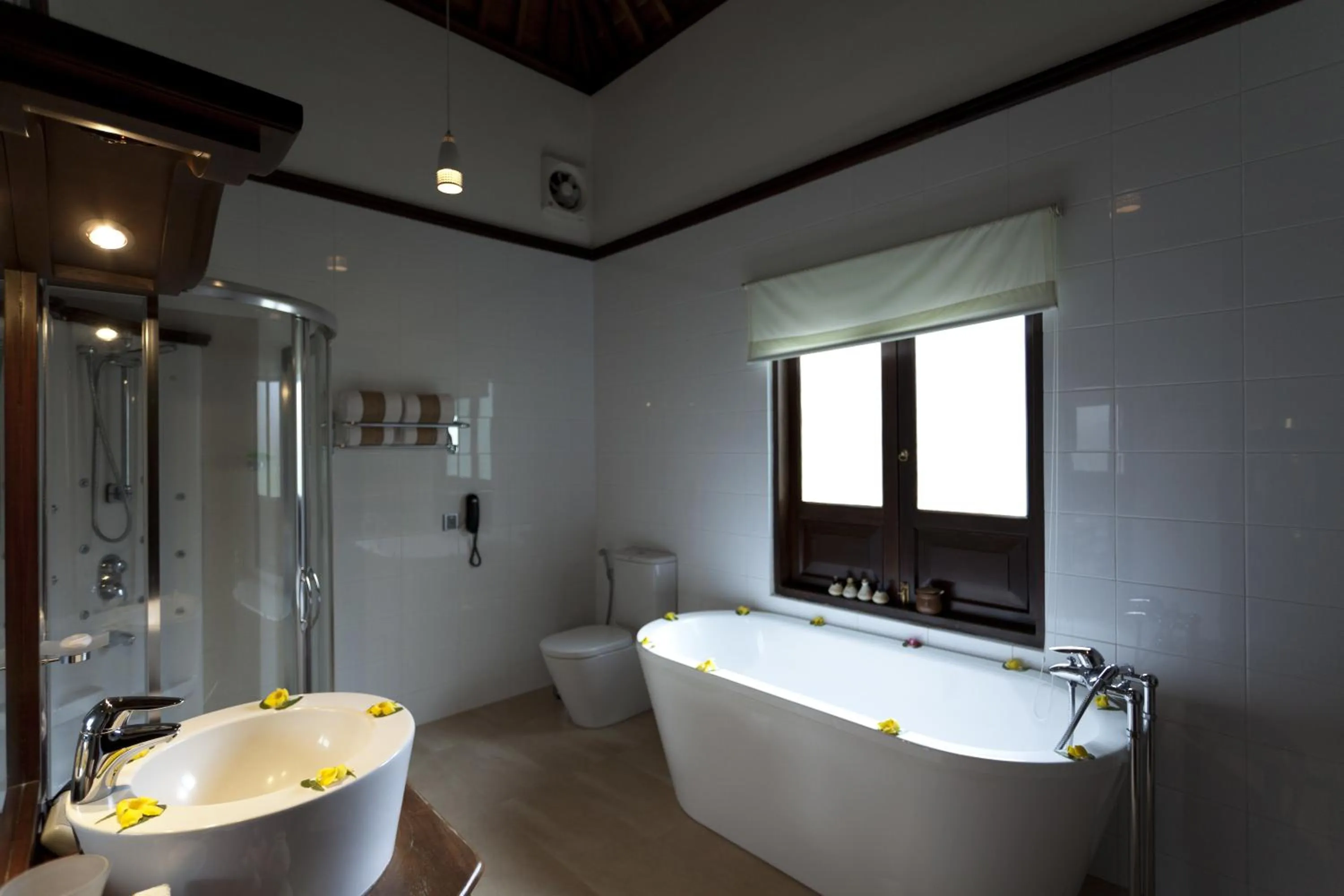 Day in Amaya Lake Dambulla