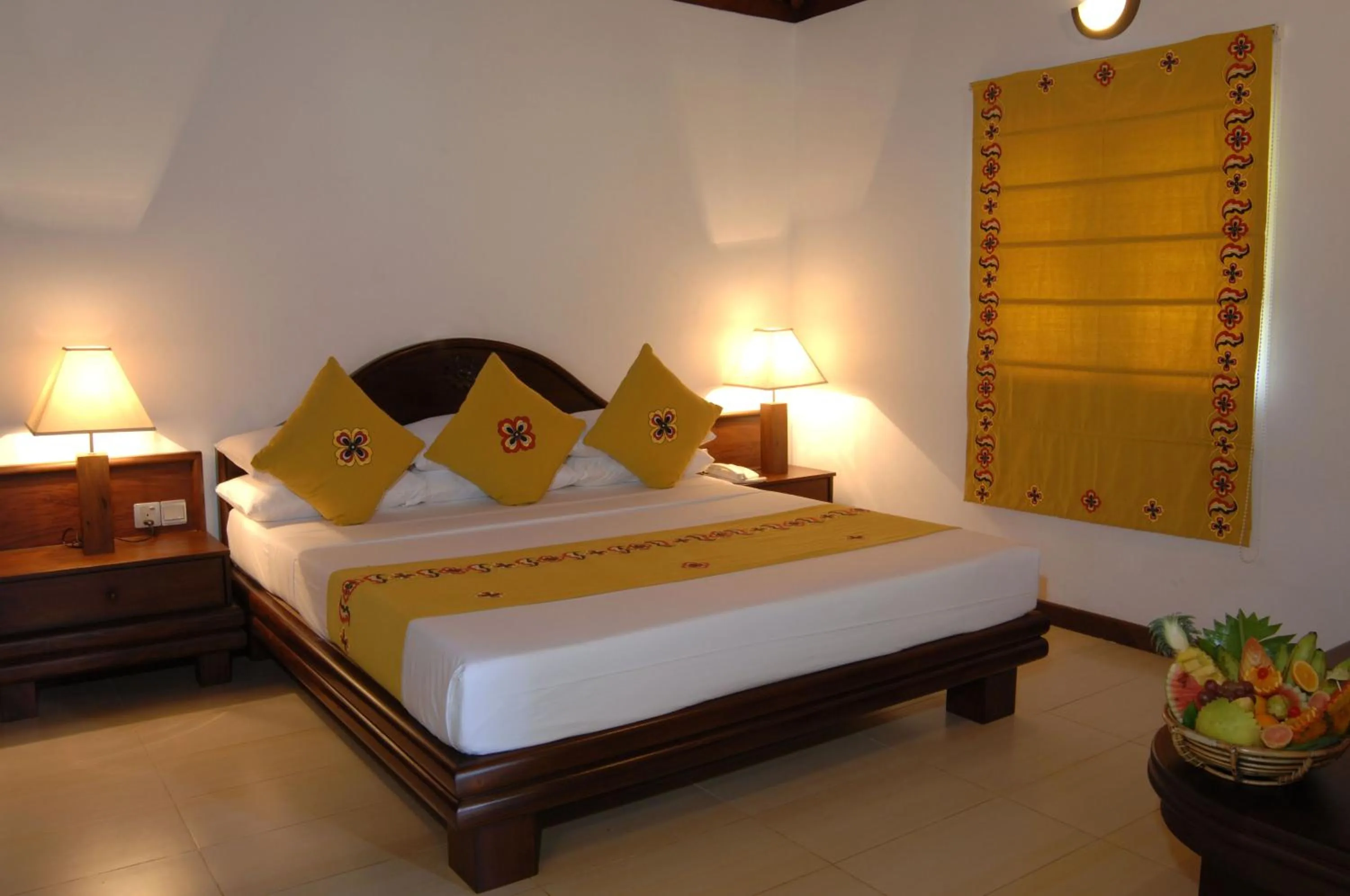 Bed in Amaya Lake Dambulla