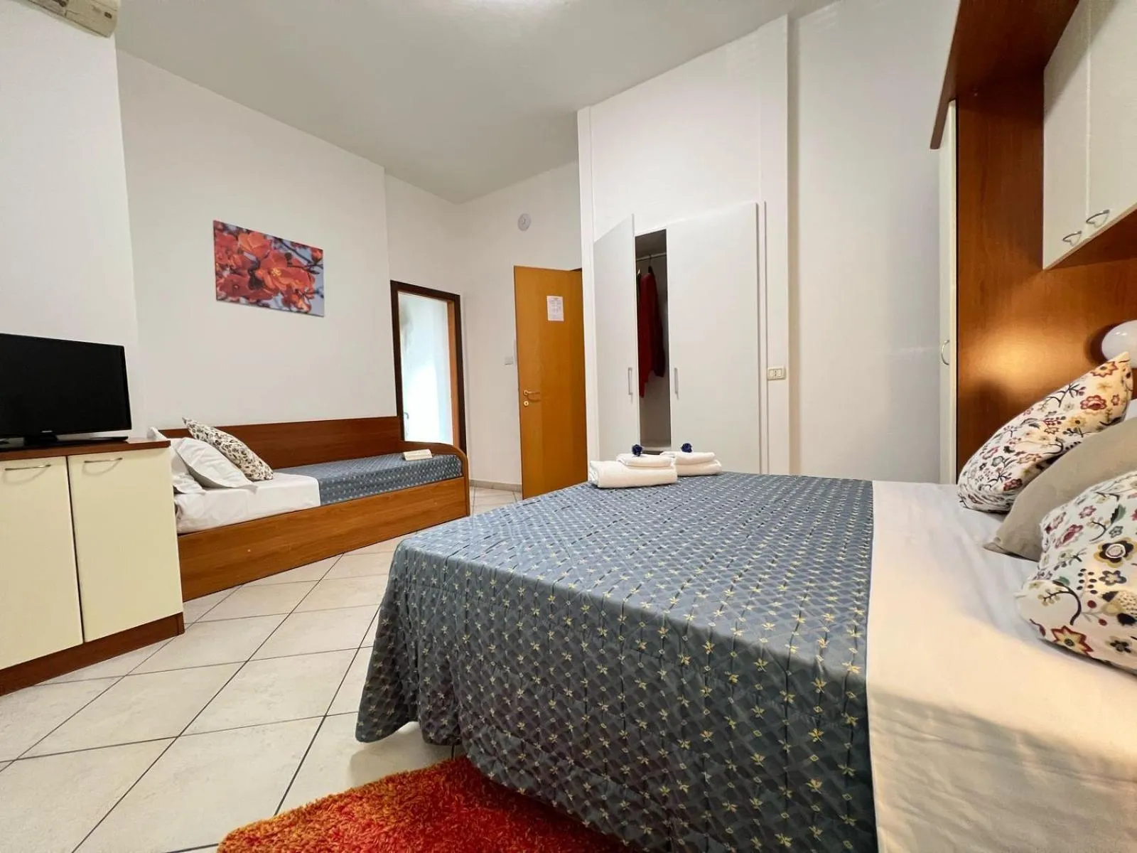 Bed in Residence I Girasoli