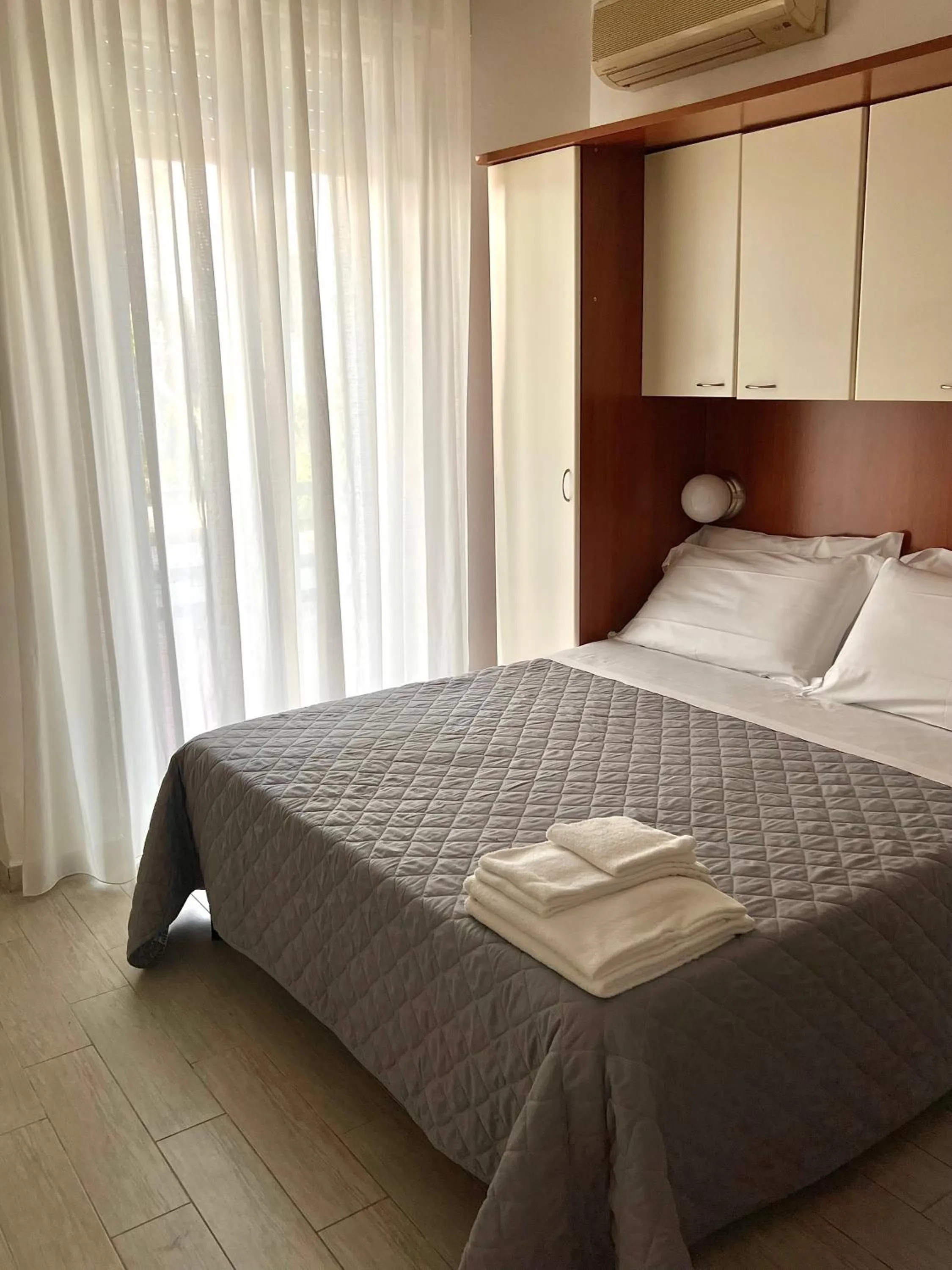 Bed in Residence I Girasoli