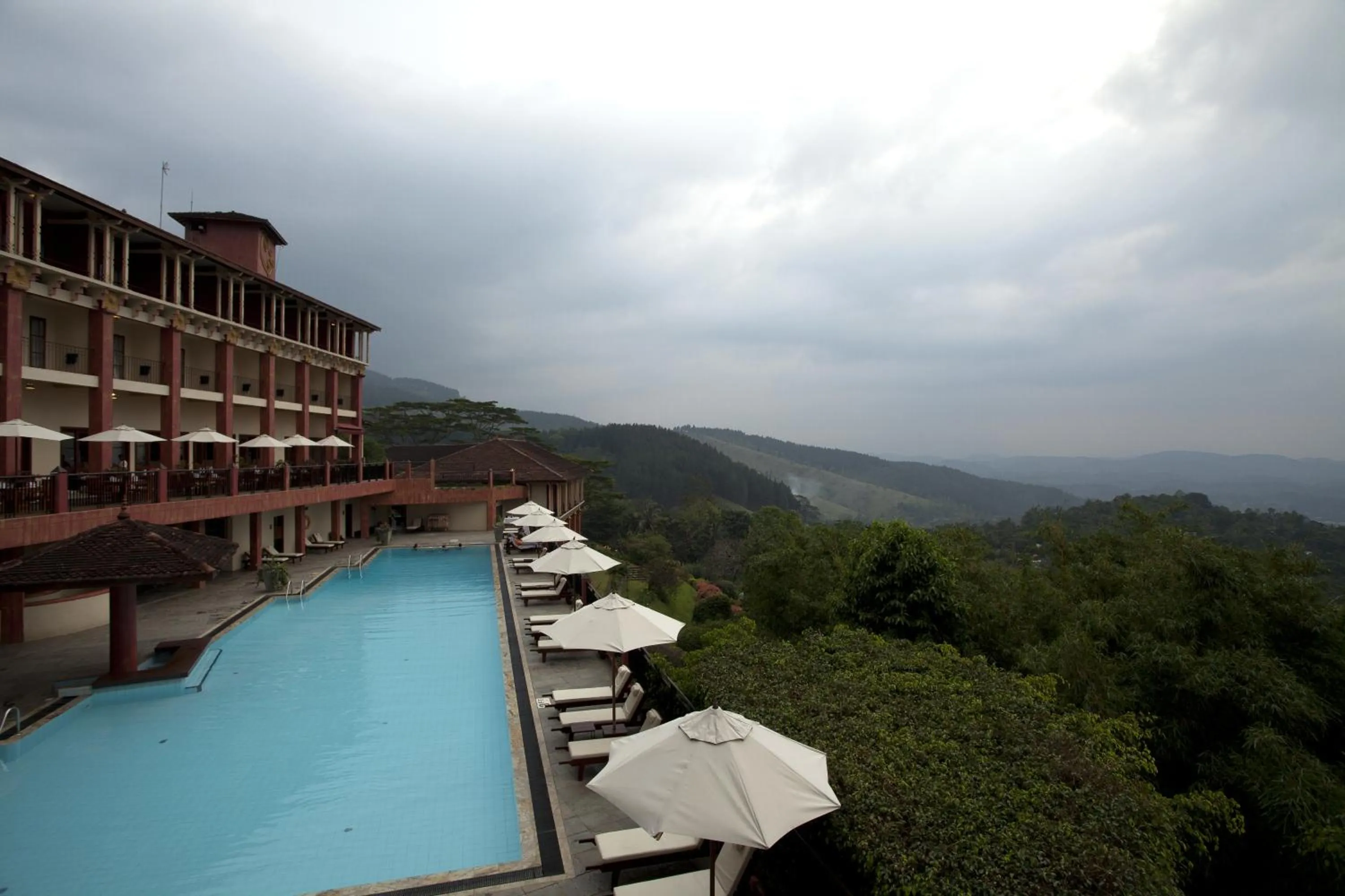 Swimming pool in Amaya Hills Kandy