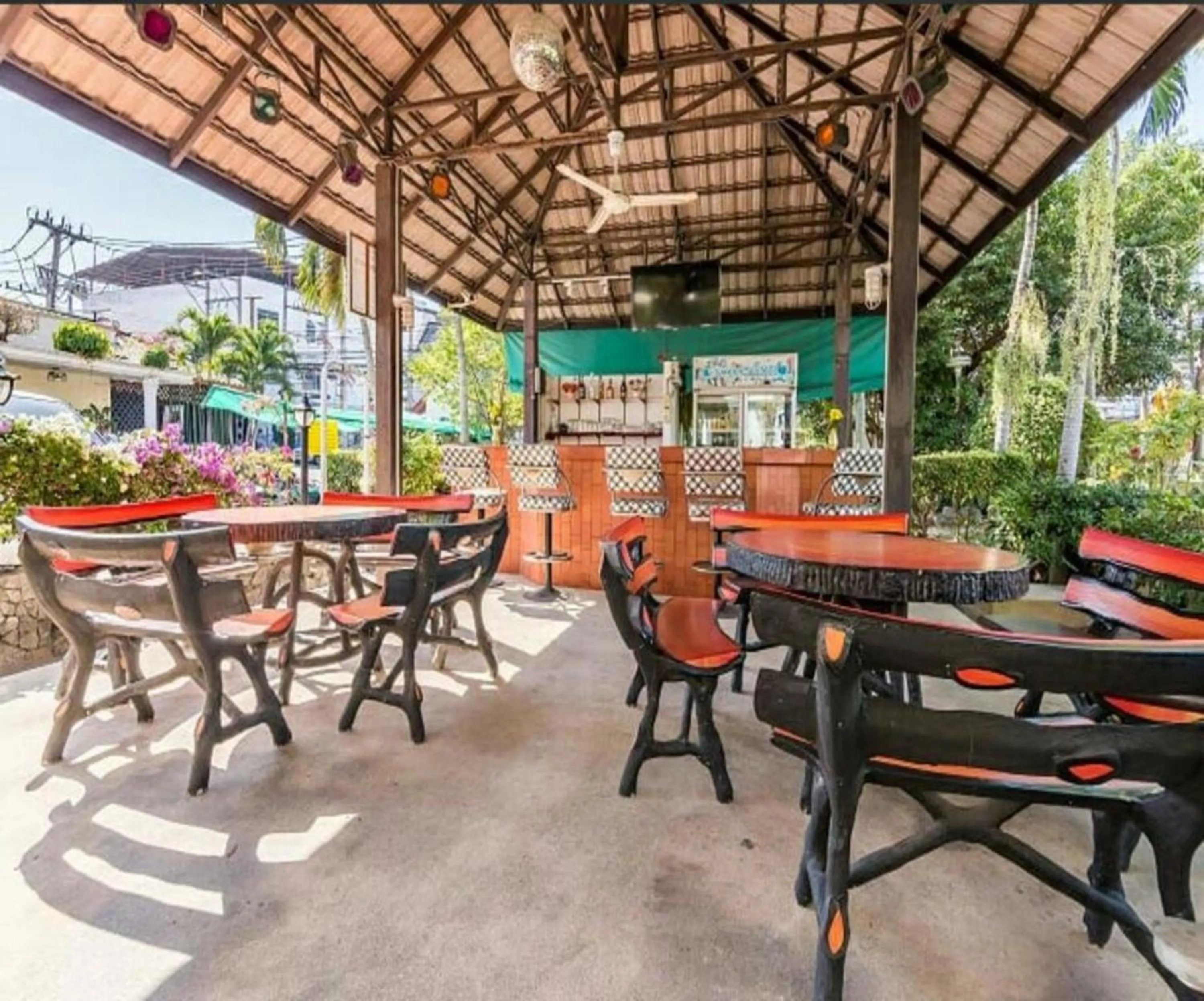 Garden in Hotel Romeo Palace Pattaya