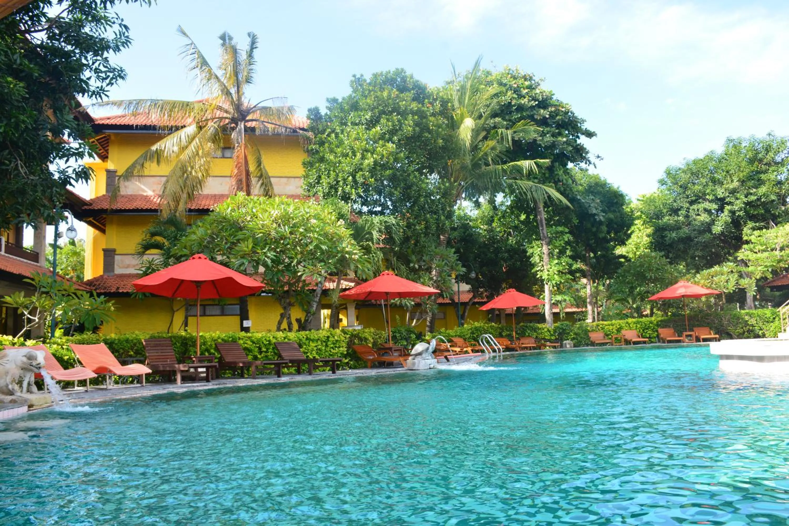 Swimming pool in Melasti Beach Resort & Spa Legian