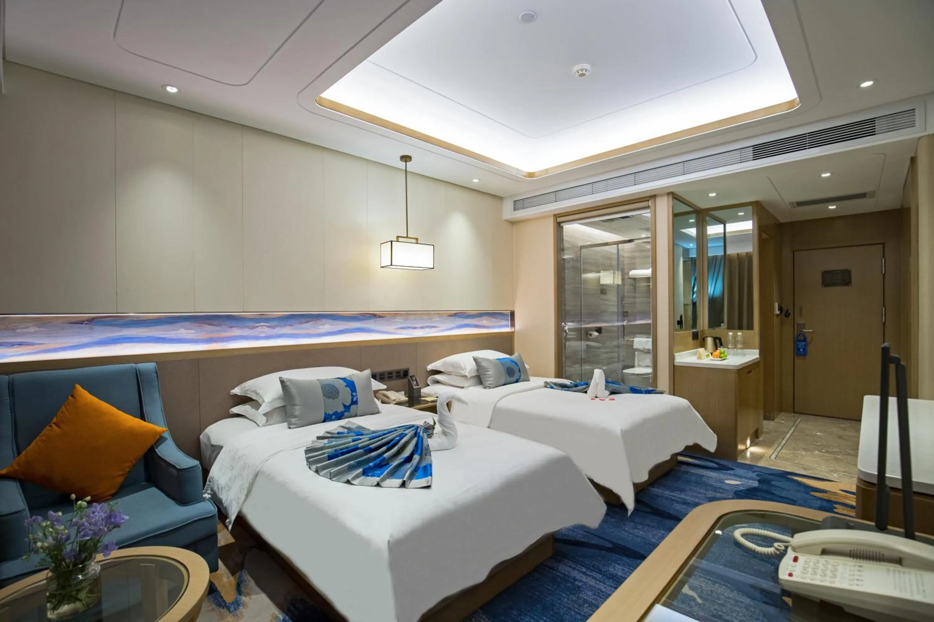 Bed in Kunming Golden Spring Hotel