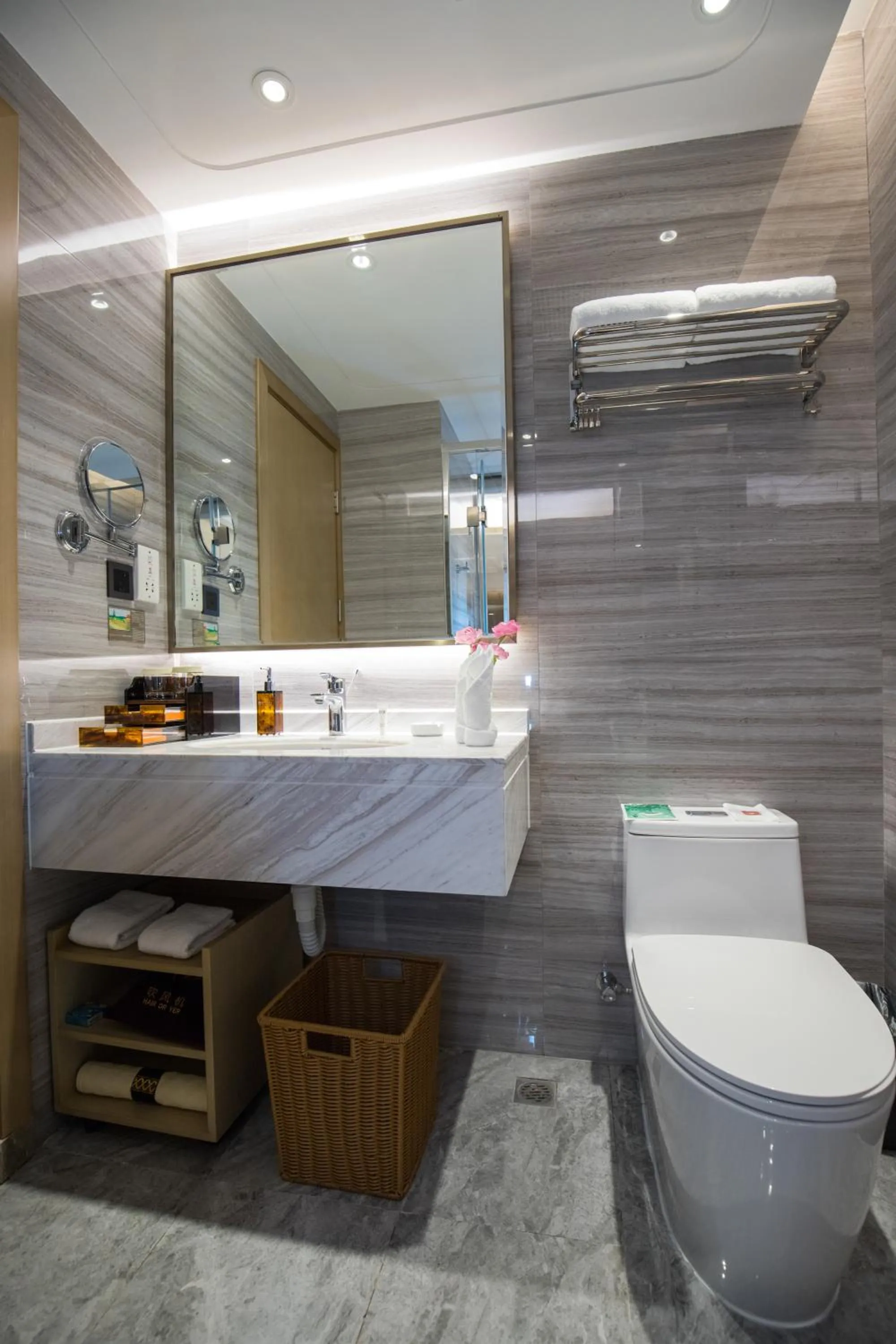 Kunming Golden Spring Hotel