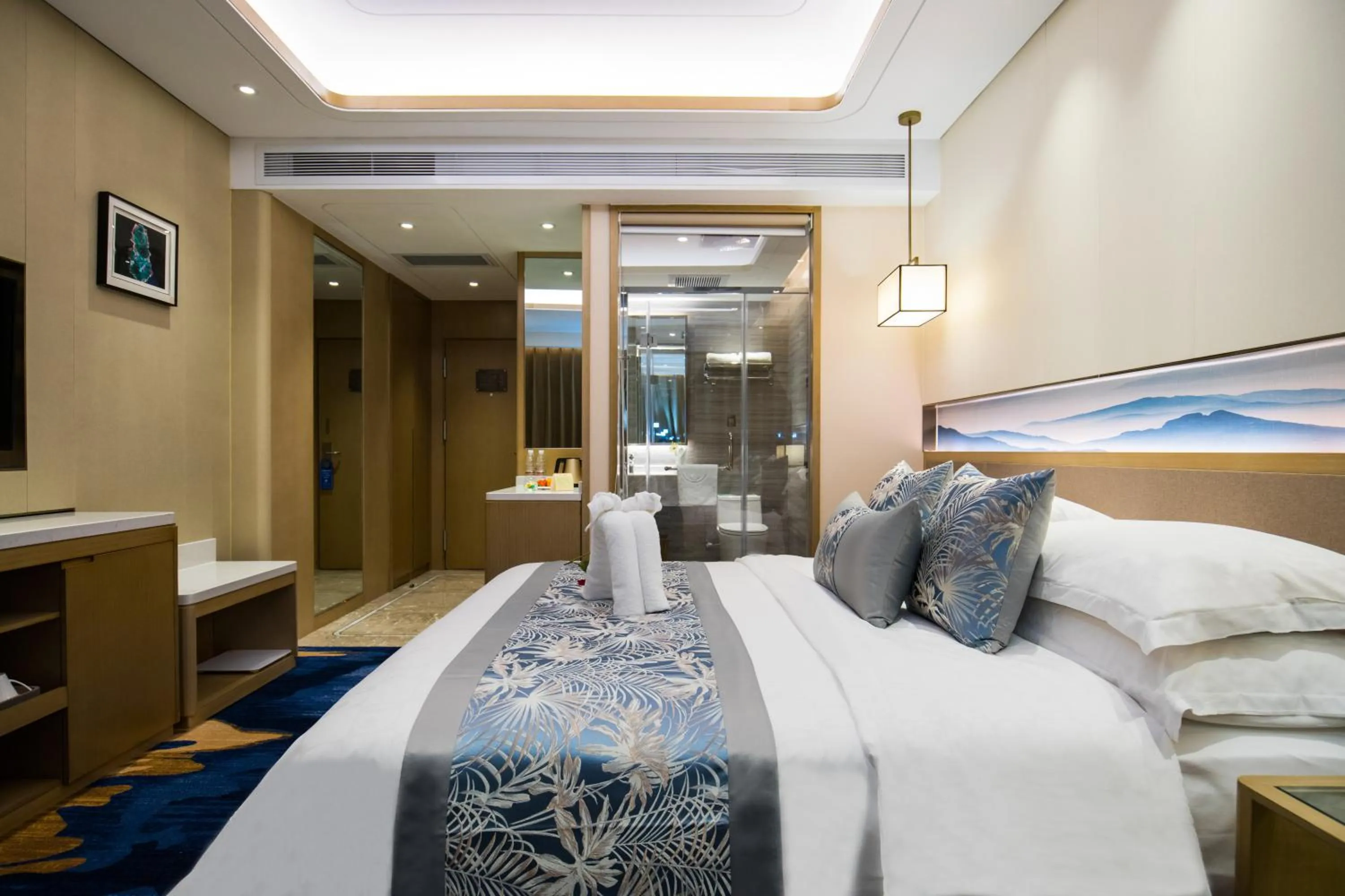 Bed in Kunming Golden Spring Hotel