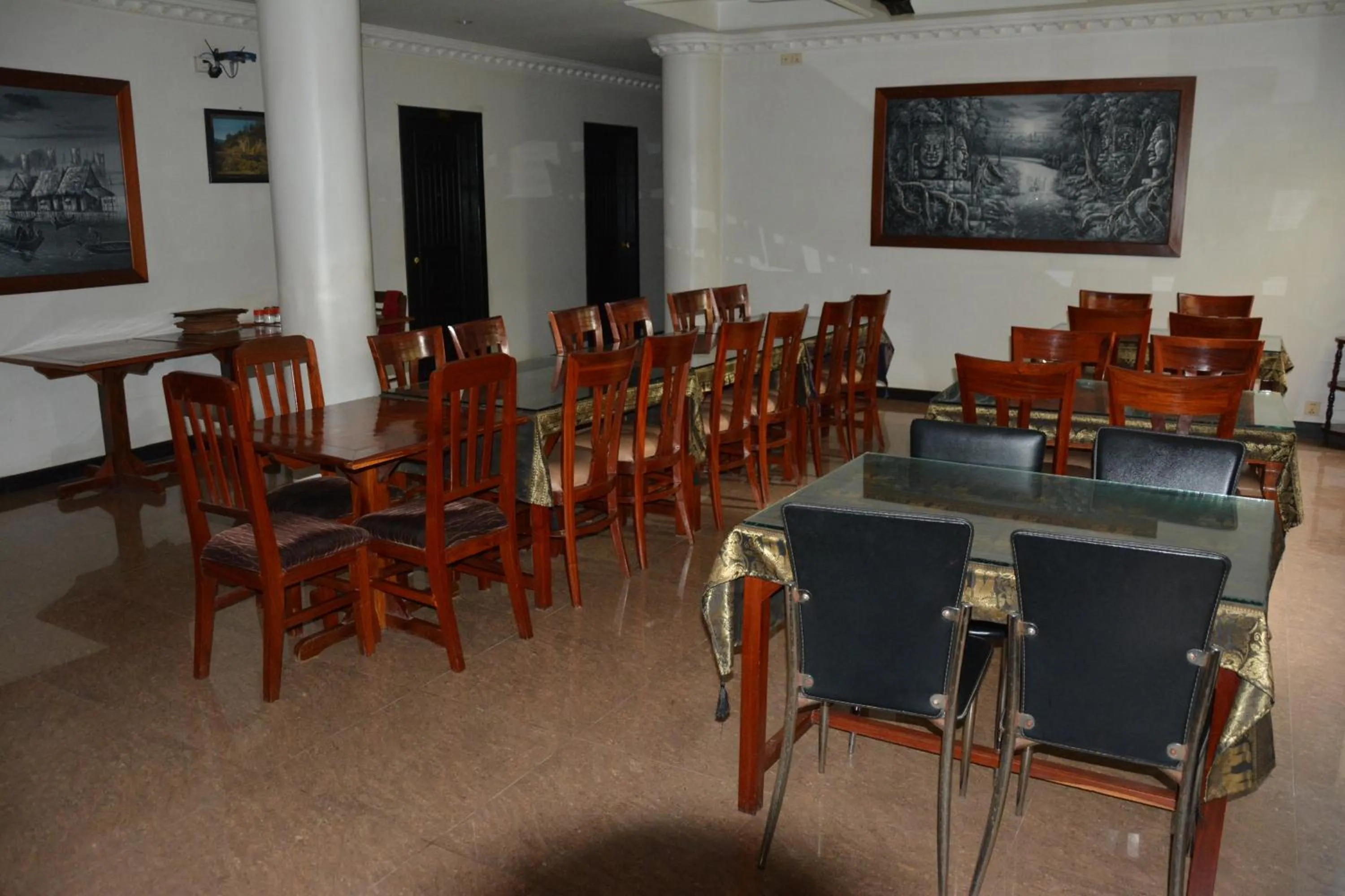 Restaurant/places to eat in Mom's Guesthouse