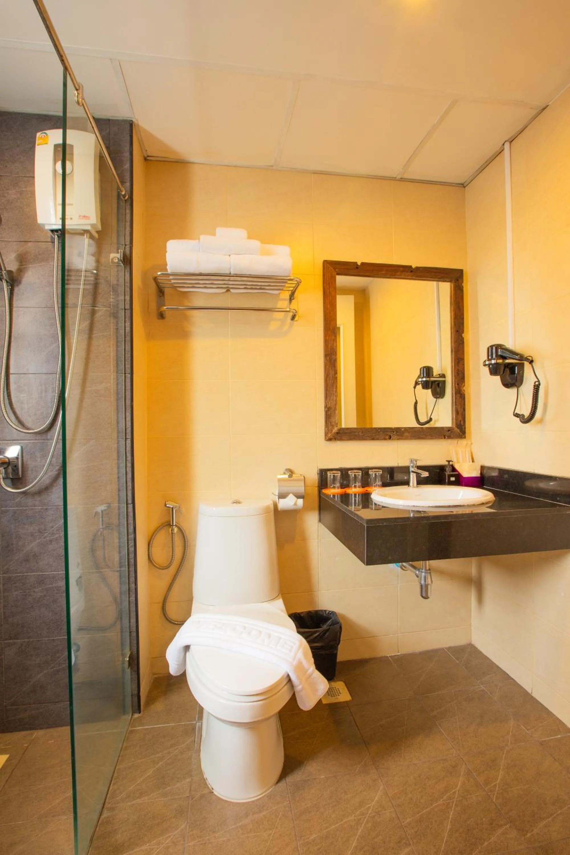 Toilet in MeStyle Place Hotel