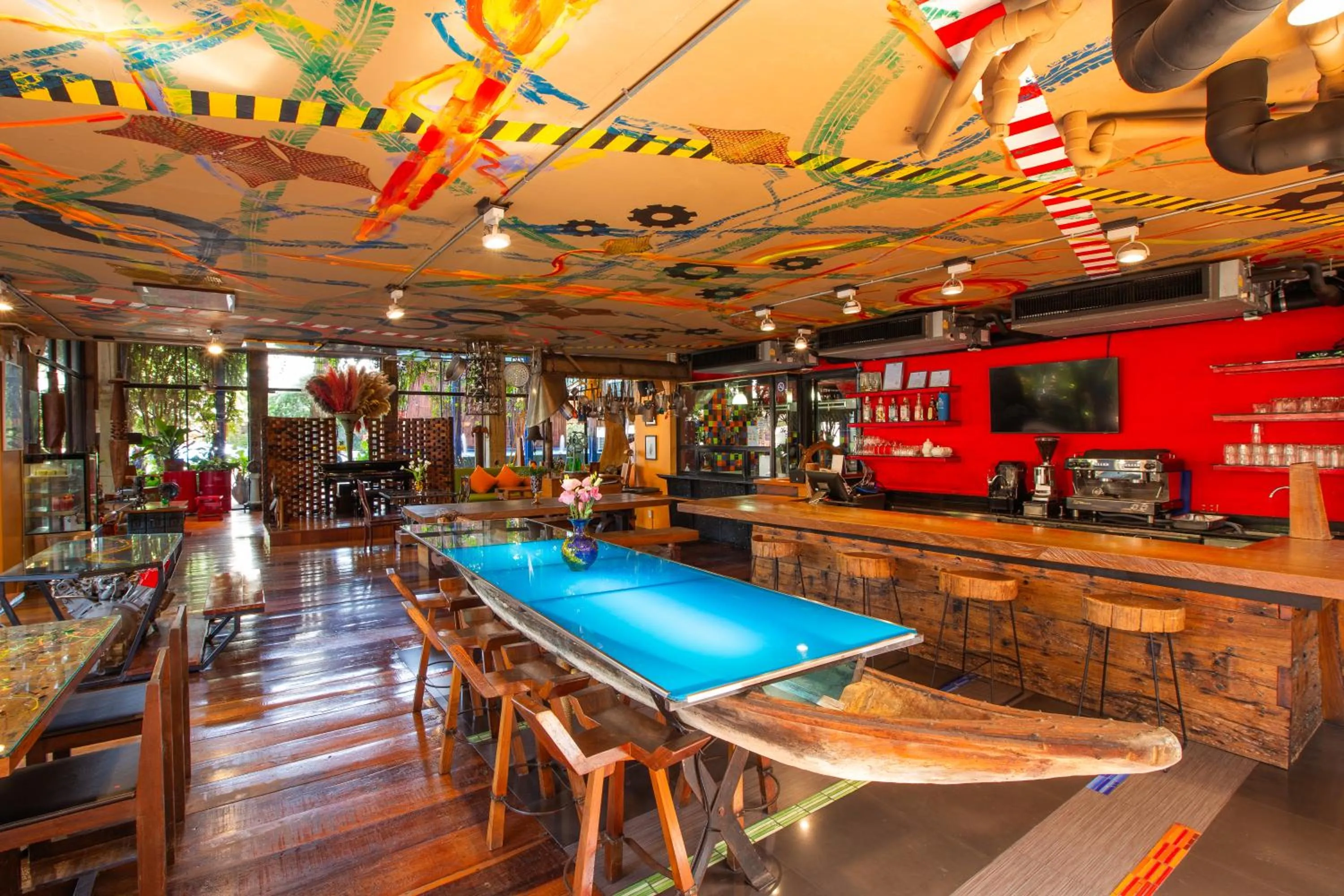 Restaurant/places to eat in MeStyle Place Hotel