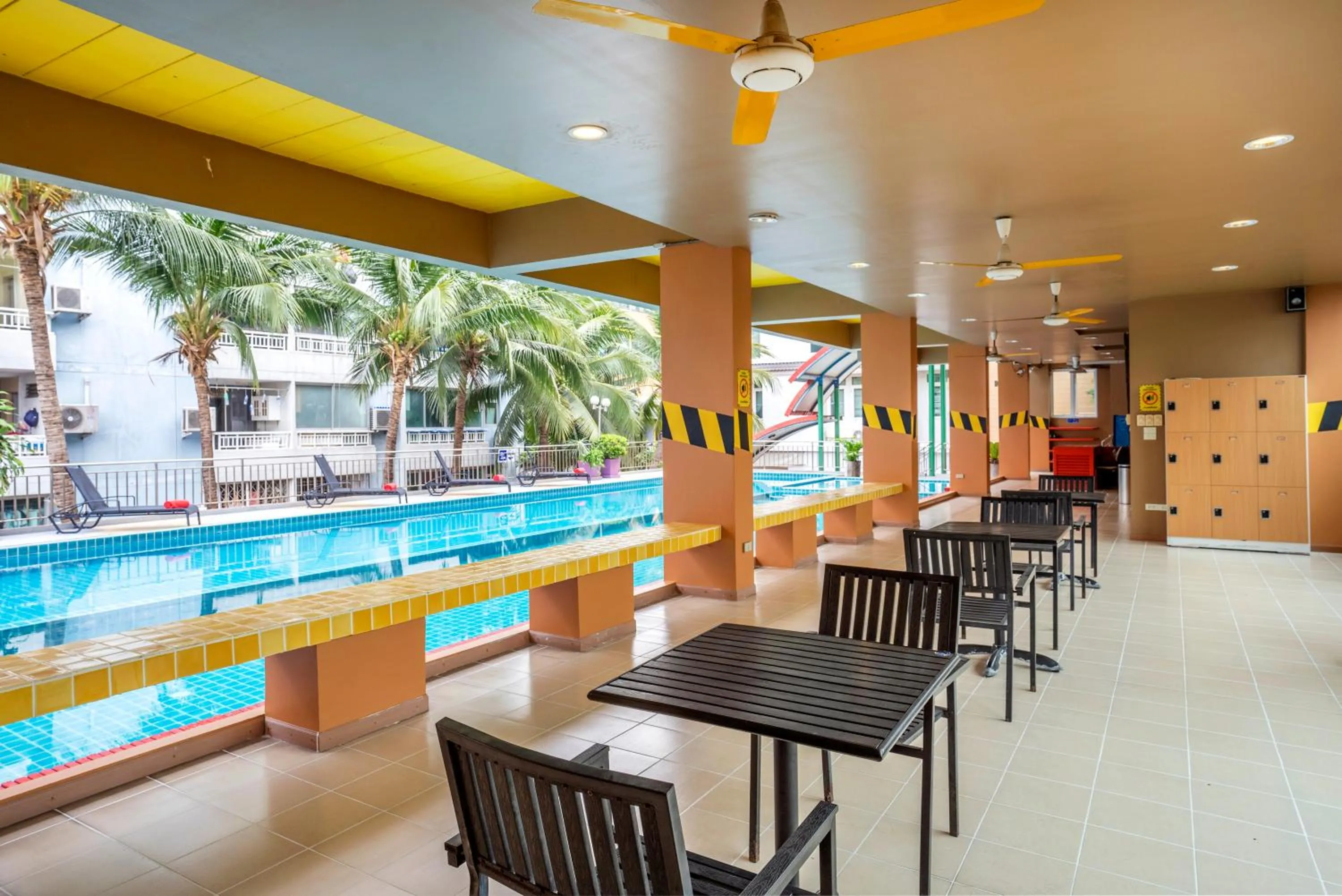 Pool view in MeStyle Place Hotel