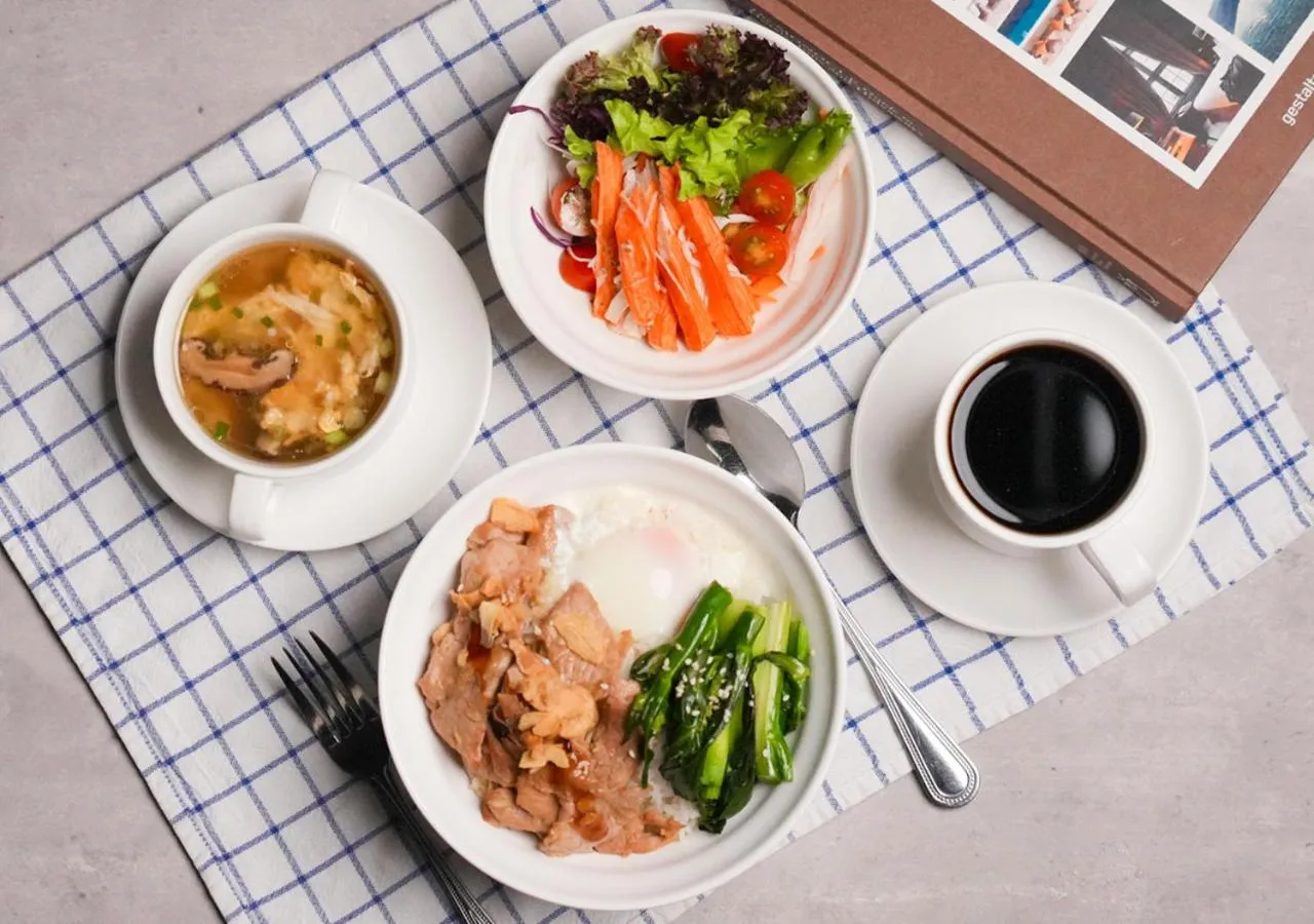 Breakfast in MeStyle Place Hotel