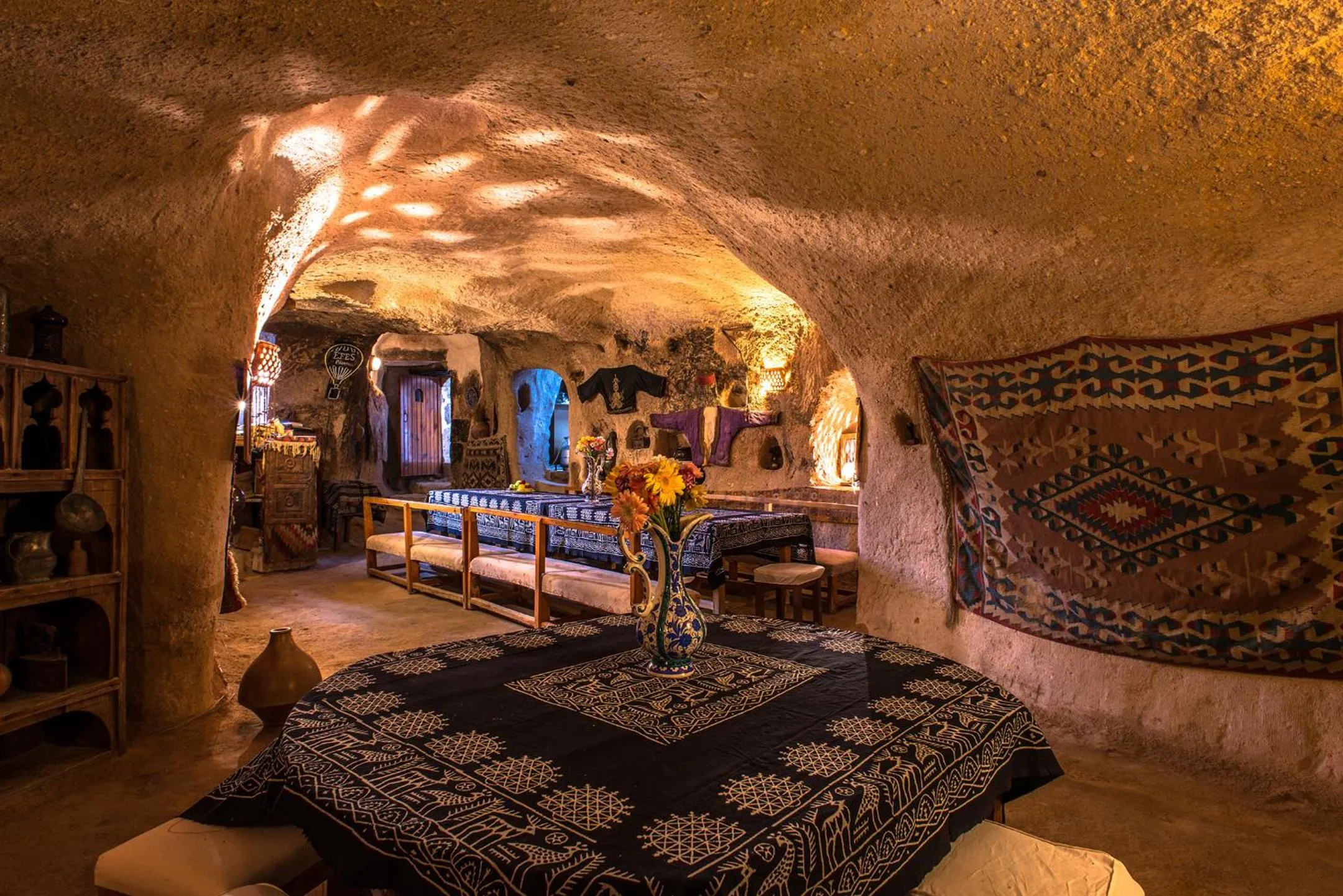 Restaurant/places to eat in Kirkit Hotel