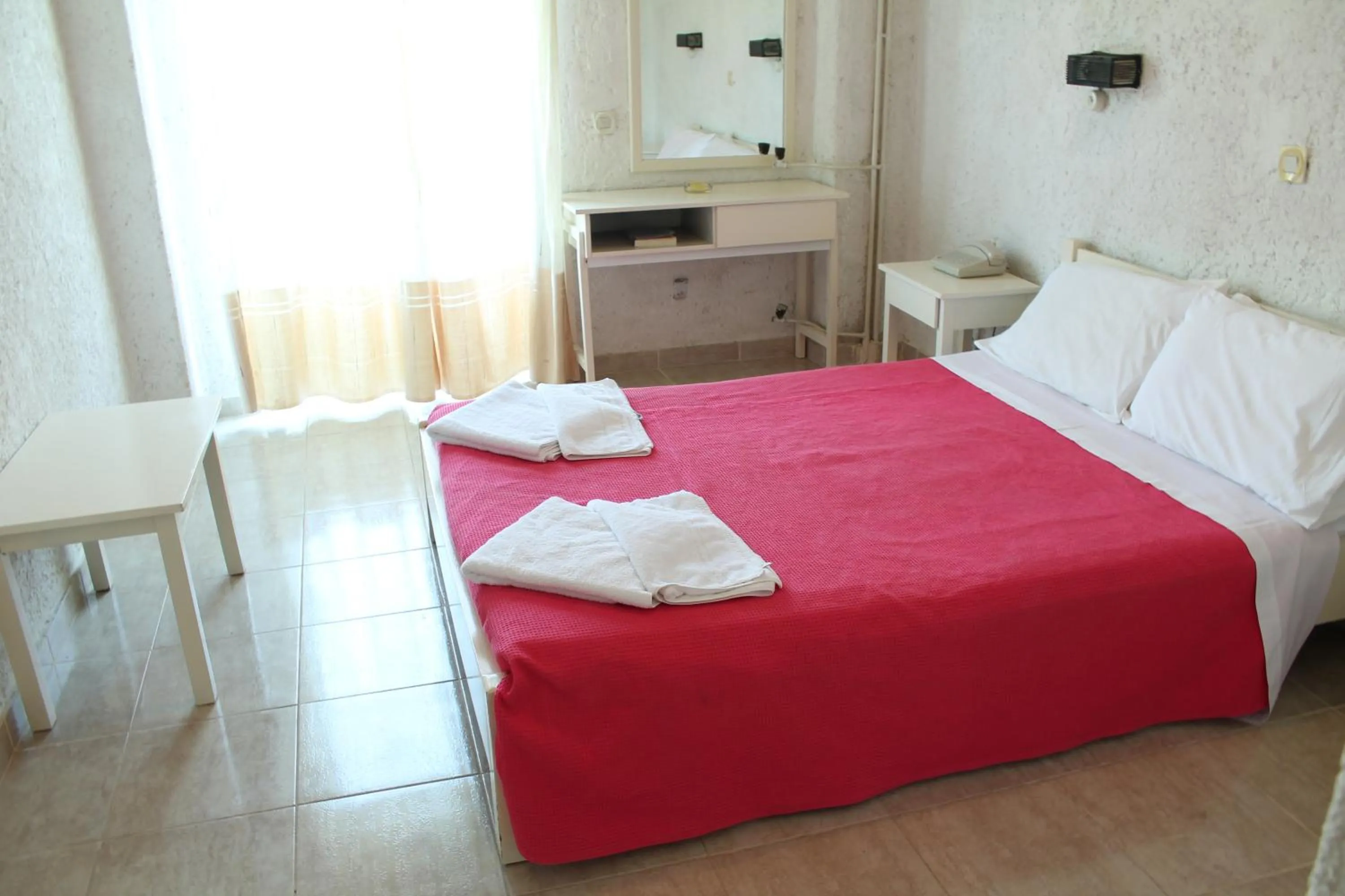 Bedroom, Bed in Esperides Hotel