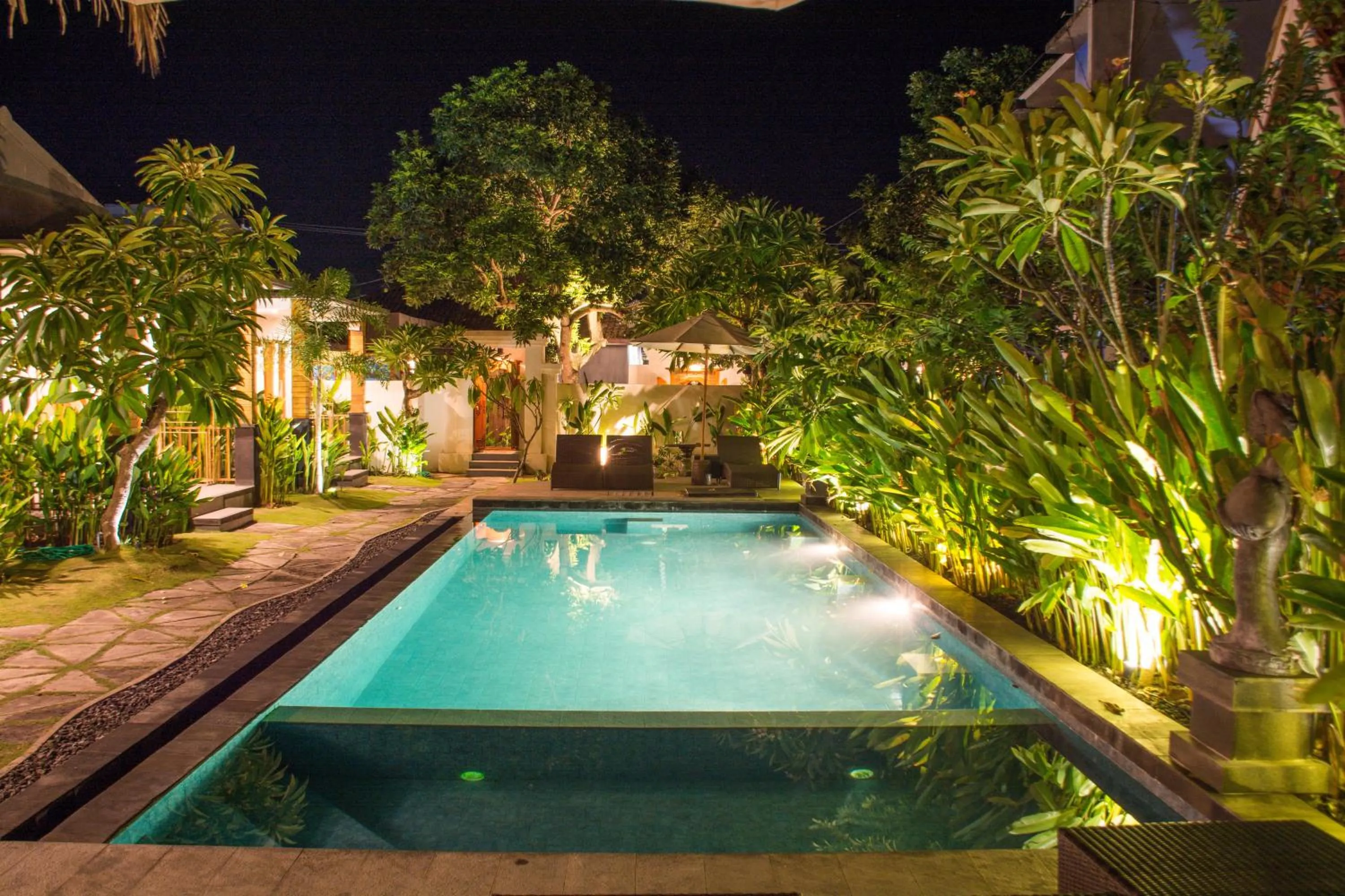 Garden view in Singabu Bungalows