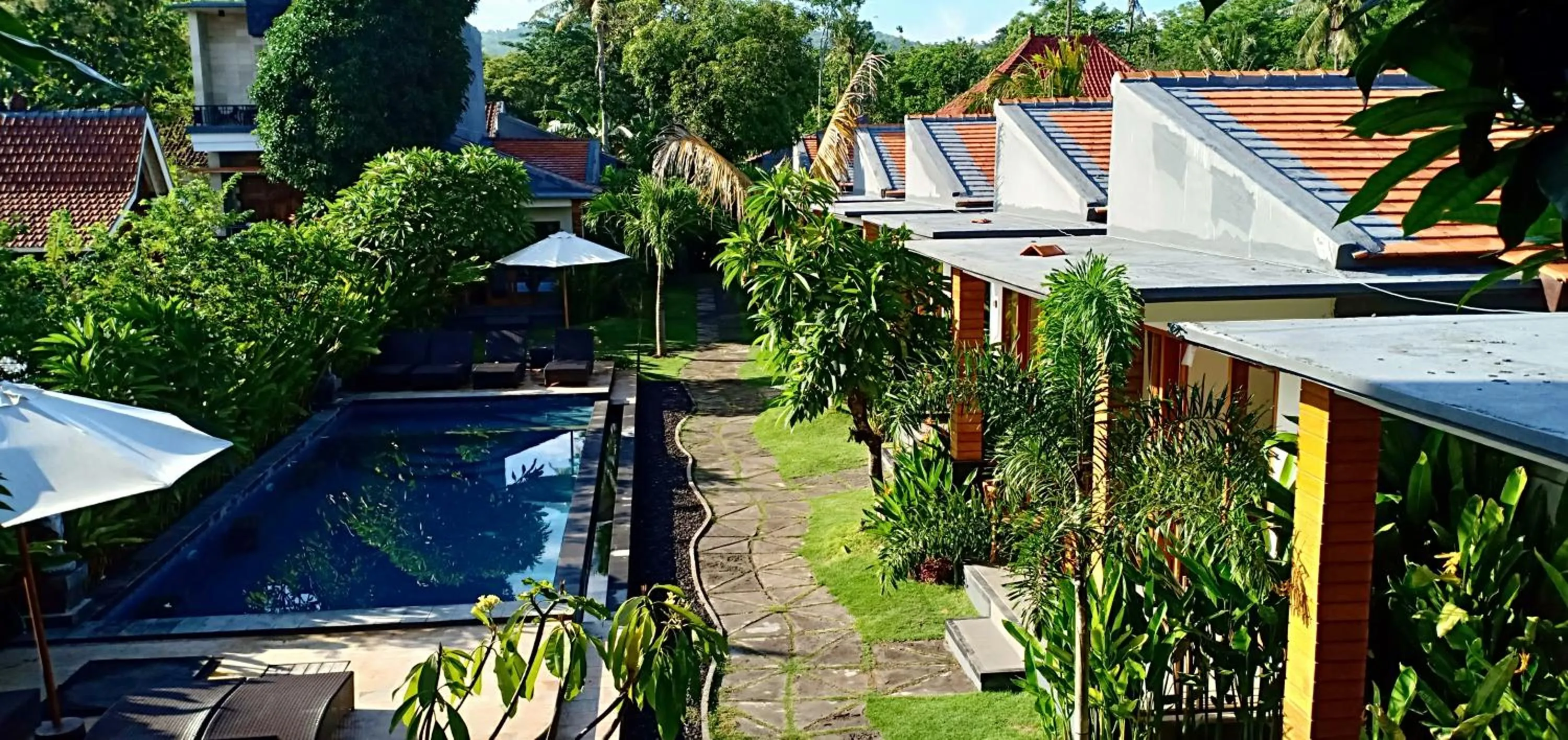 Inner courtyard view in Singabu Bungalows