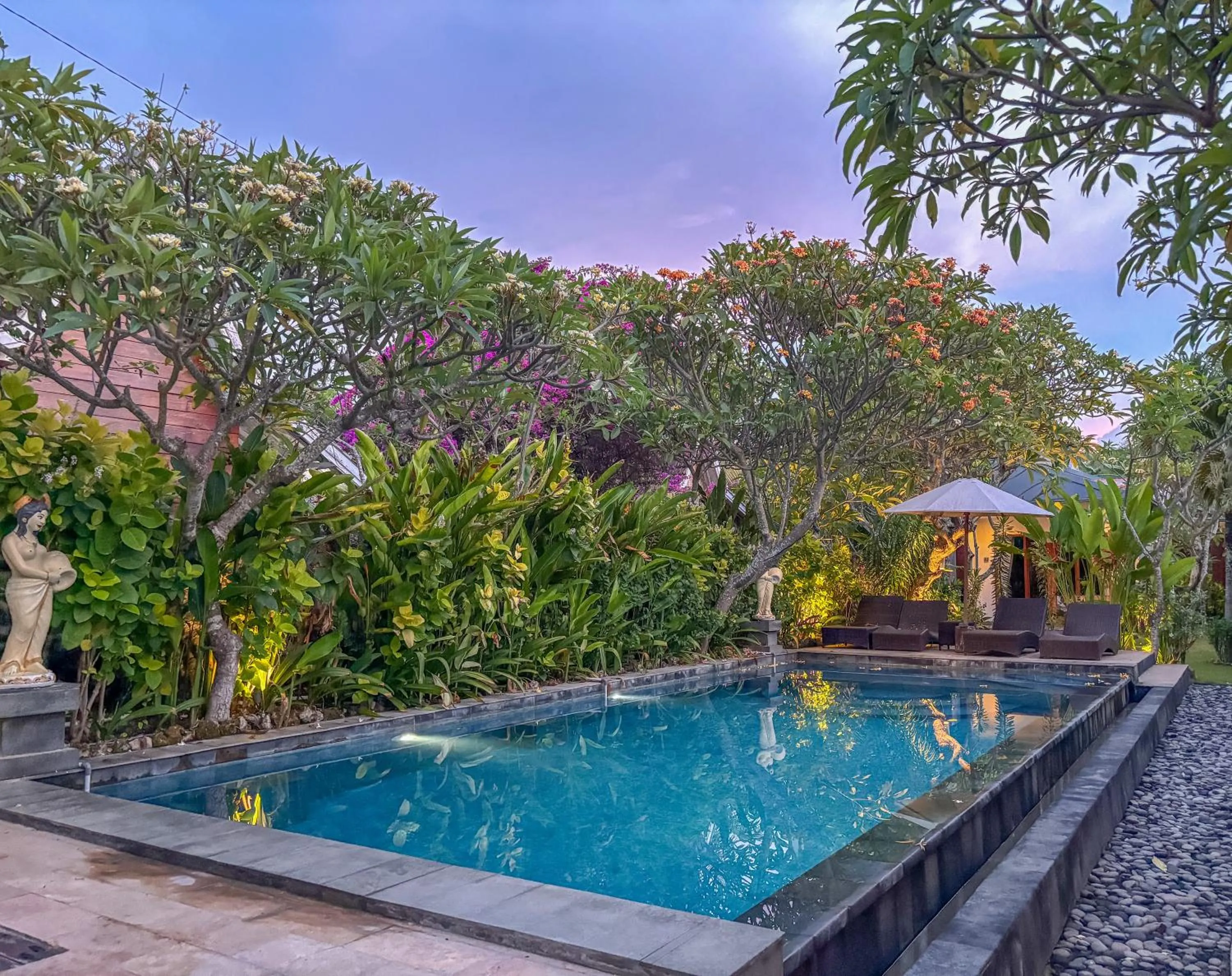 Garden view in Singabu Bungalows