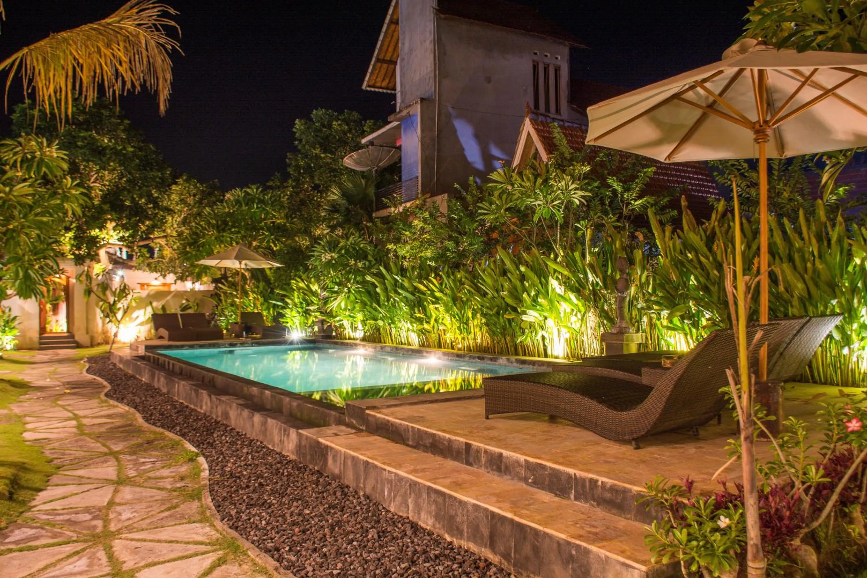 Night in Singabu Bungalows