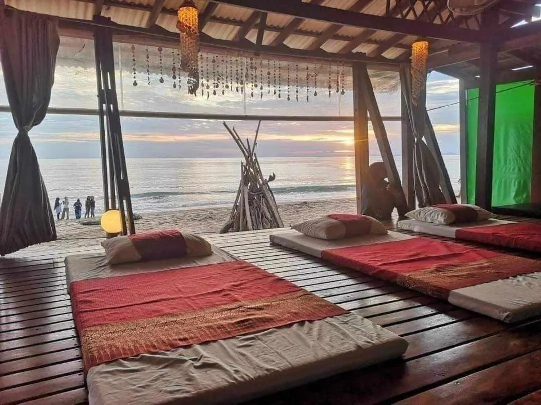 Bed in Lanta Miami Resort - SHA Extra Plus