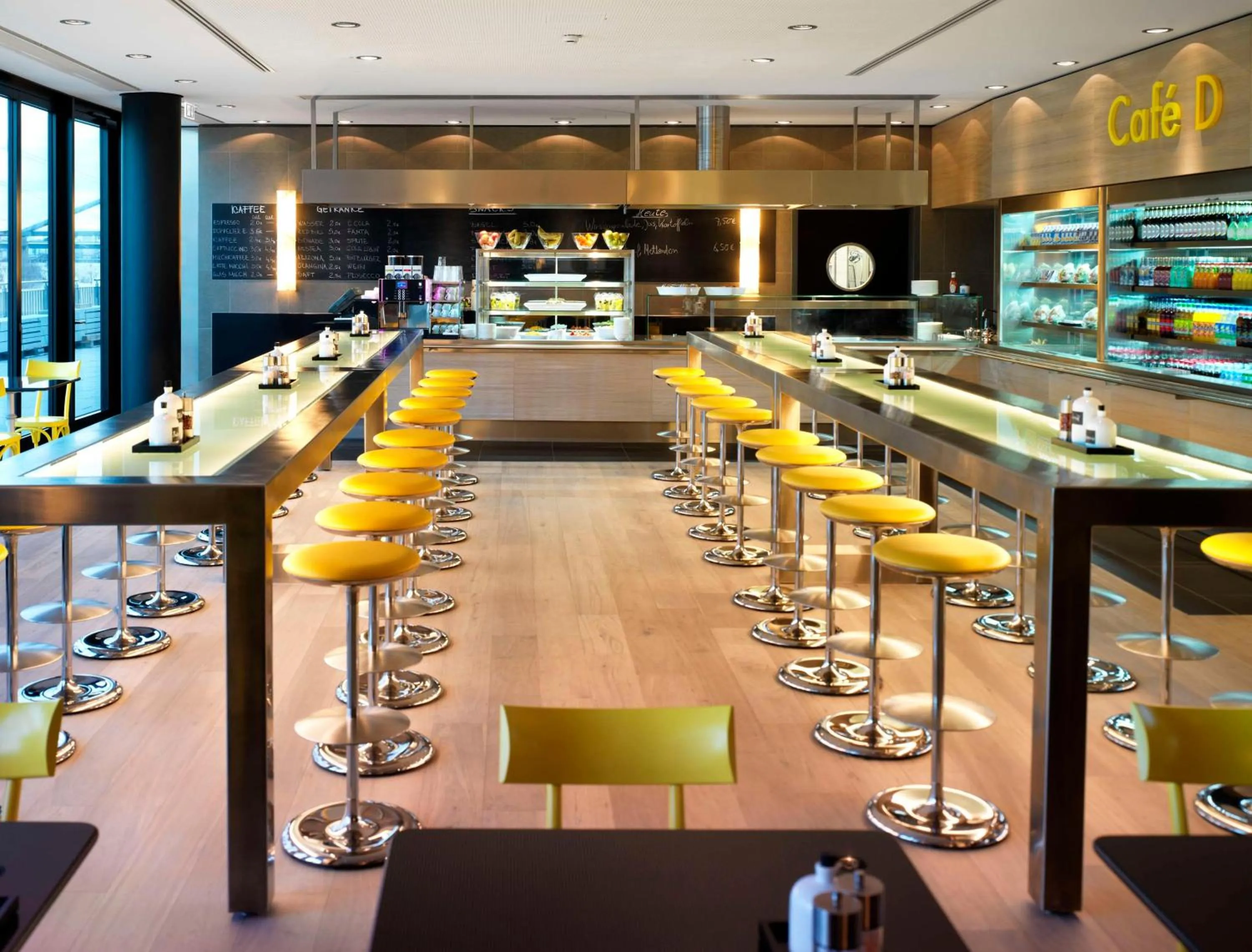 Restaurant/places to eat in Hyatt Regency Dusseldorf