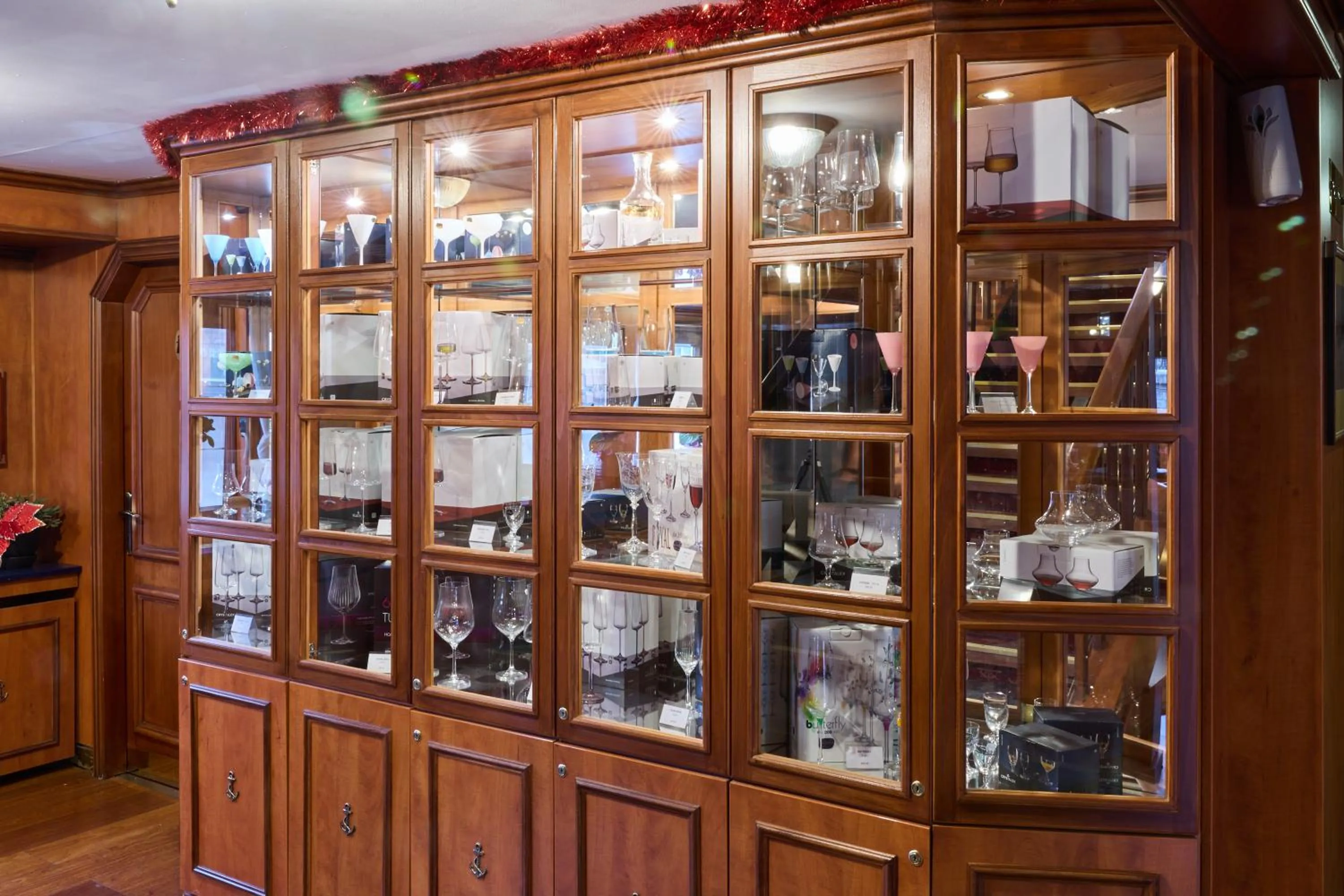 On-site shops in Botel Albatros