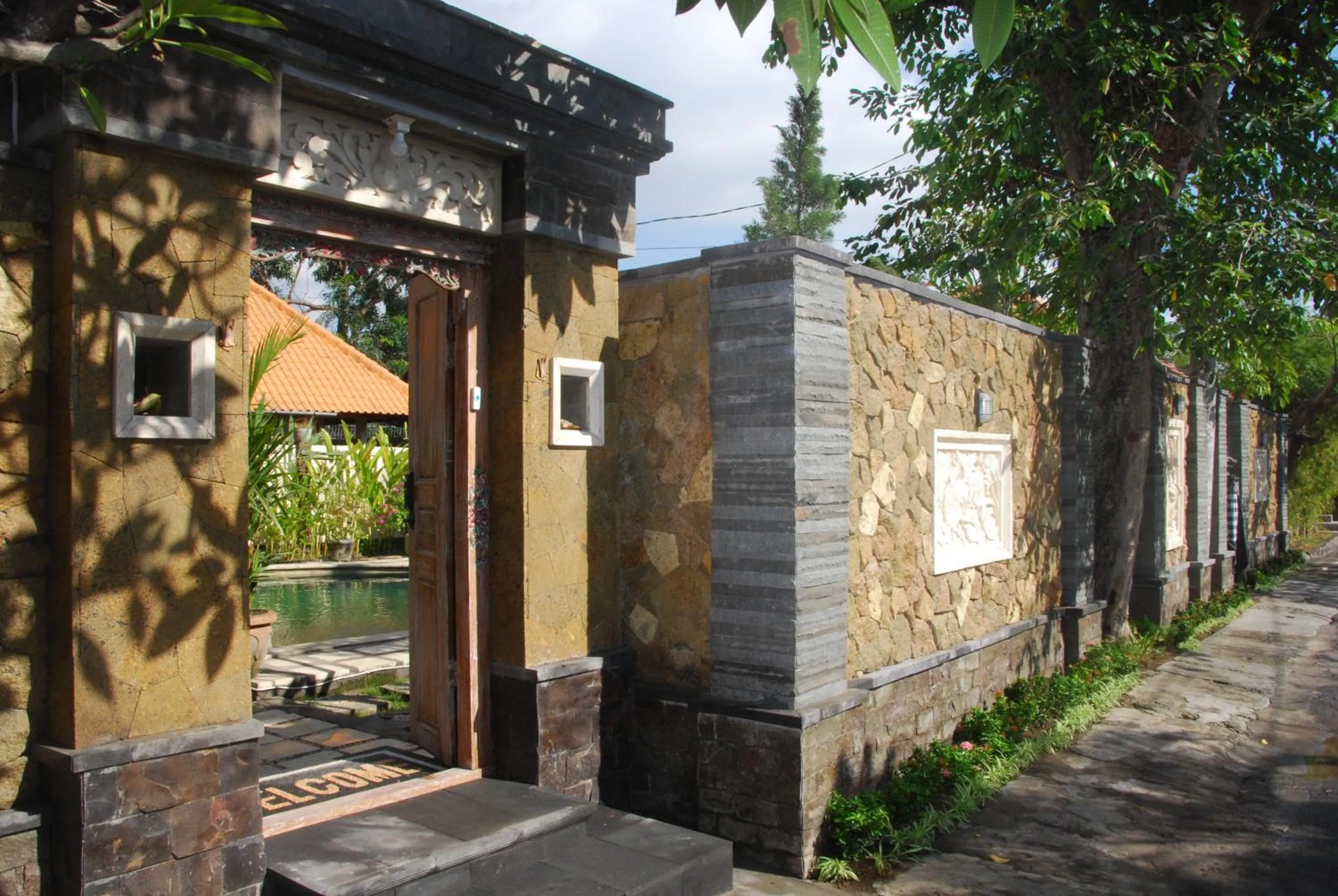 Facade/entrance in Wikarmas Villa Sanur